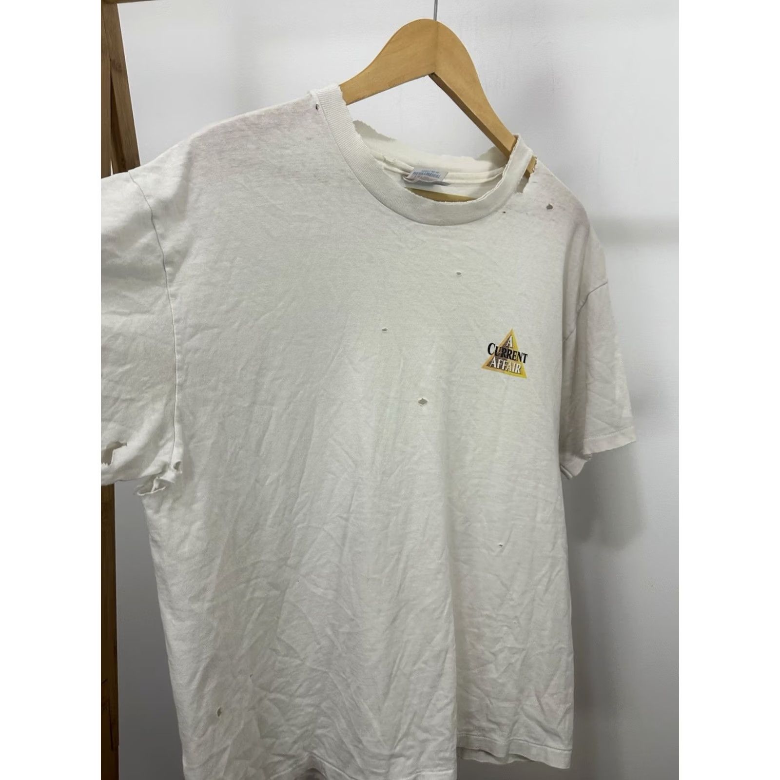 Hanes VTG 90s WIP Boxy T-Shirt Cotton Distressed Thrashed XL Mens White Size US L / EU 52-54 / 3 - 4 Thumbnail