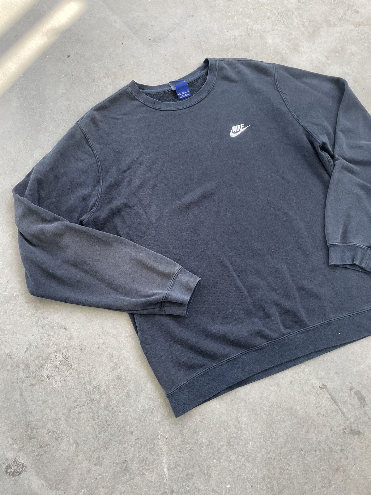 Nike × Vintage VINTAGE NIKE MINI SWOOSH SWEATSHIRT Size US XL / EU 56 / 4 - 2 Thumbnail