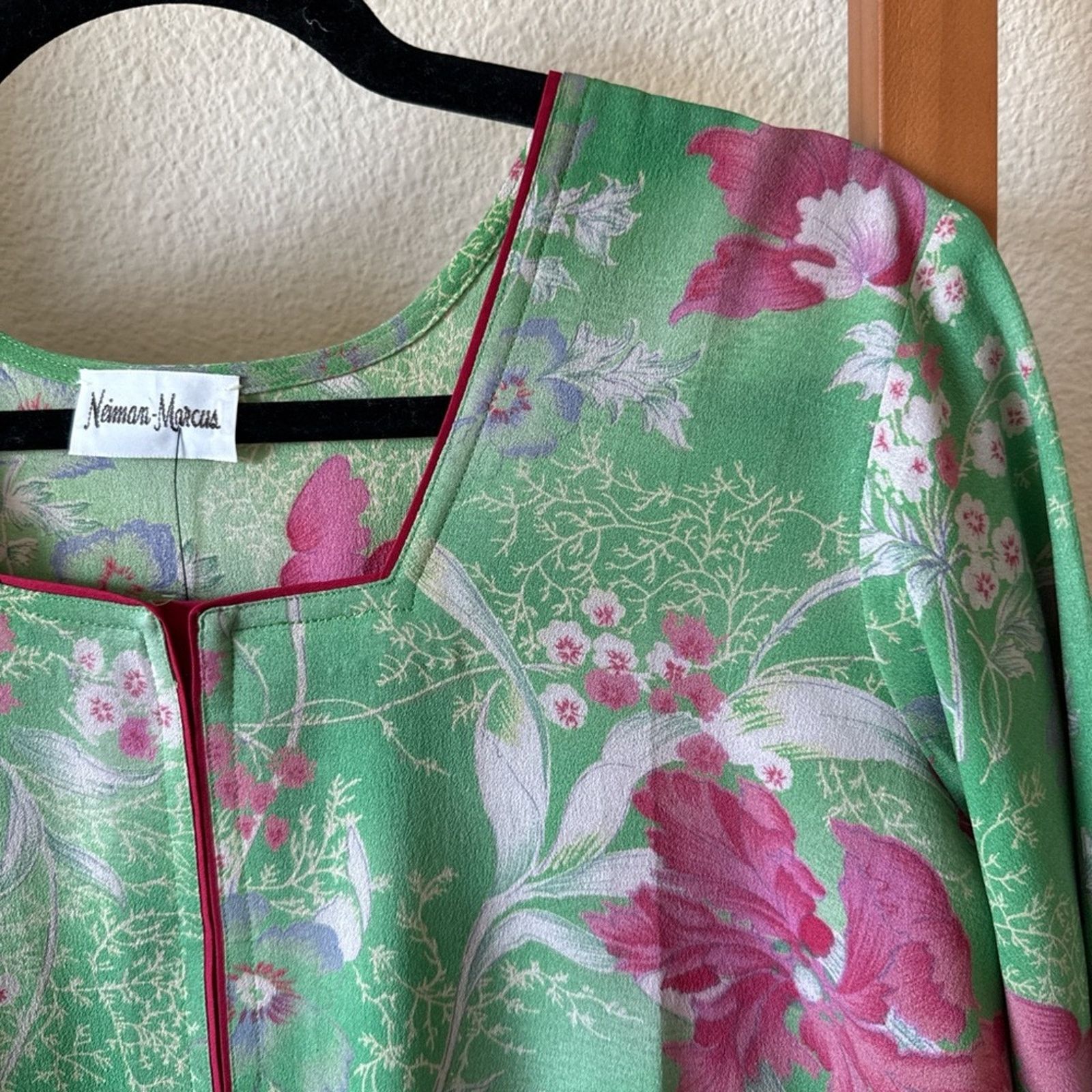 Neiman Marcus Vintage Neiman Marcus, silk Floral Green and Pink Dress Size M / US 6-8 / IT 42-44 - 3 Thumbnail