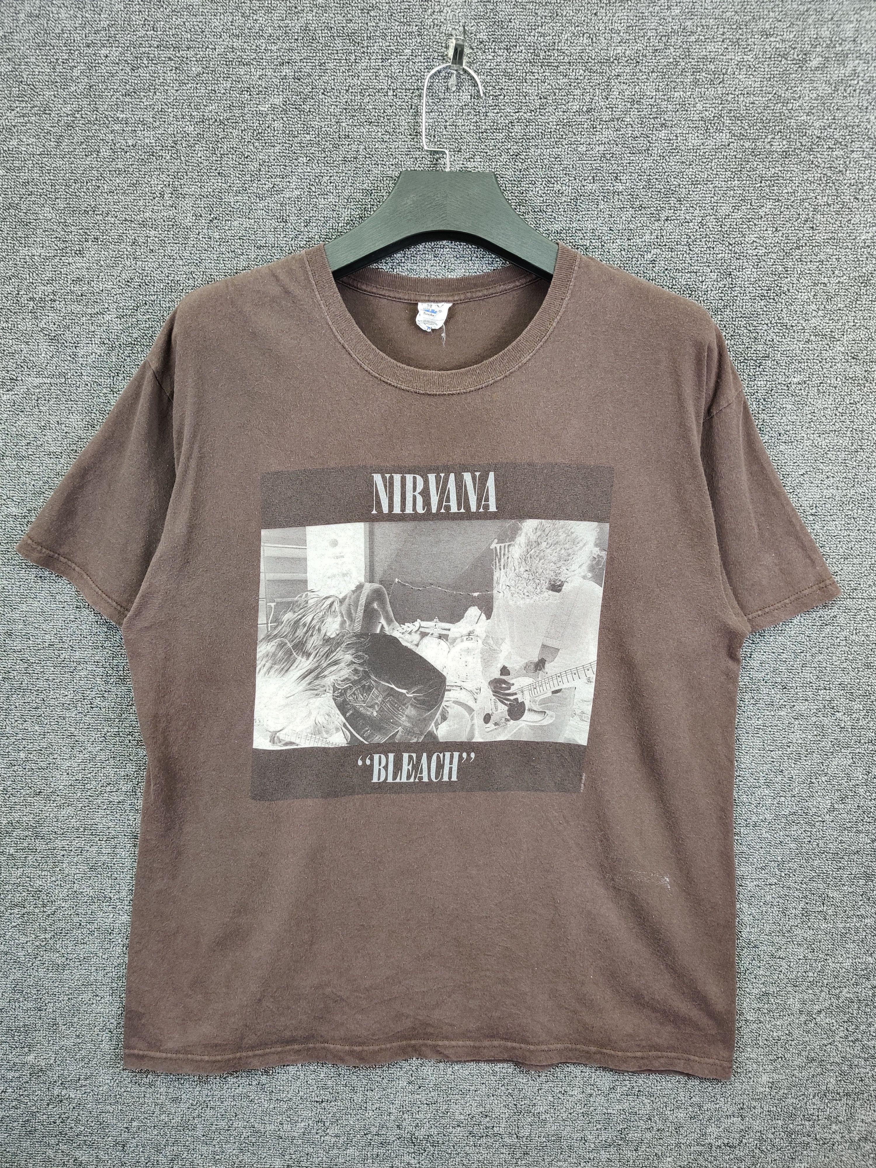 Band Tees Vintage 90s Nirvana Bleach Band Tee Tshirt Size US XXL / EU 58 / 5 - 1 Thumbnail