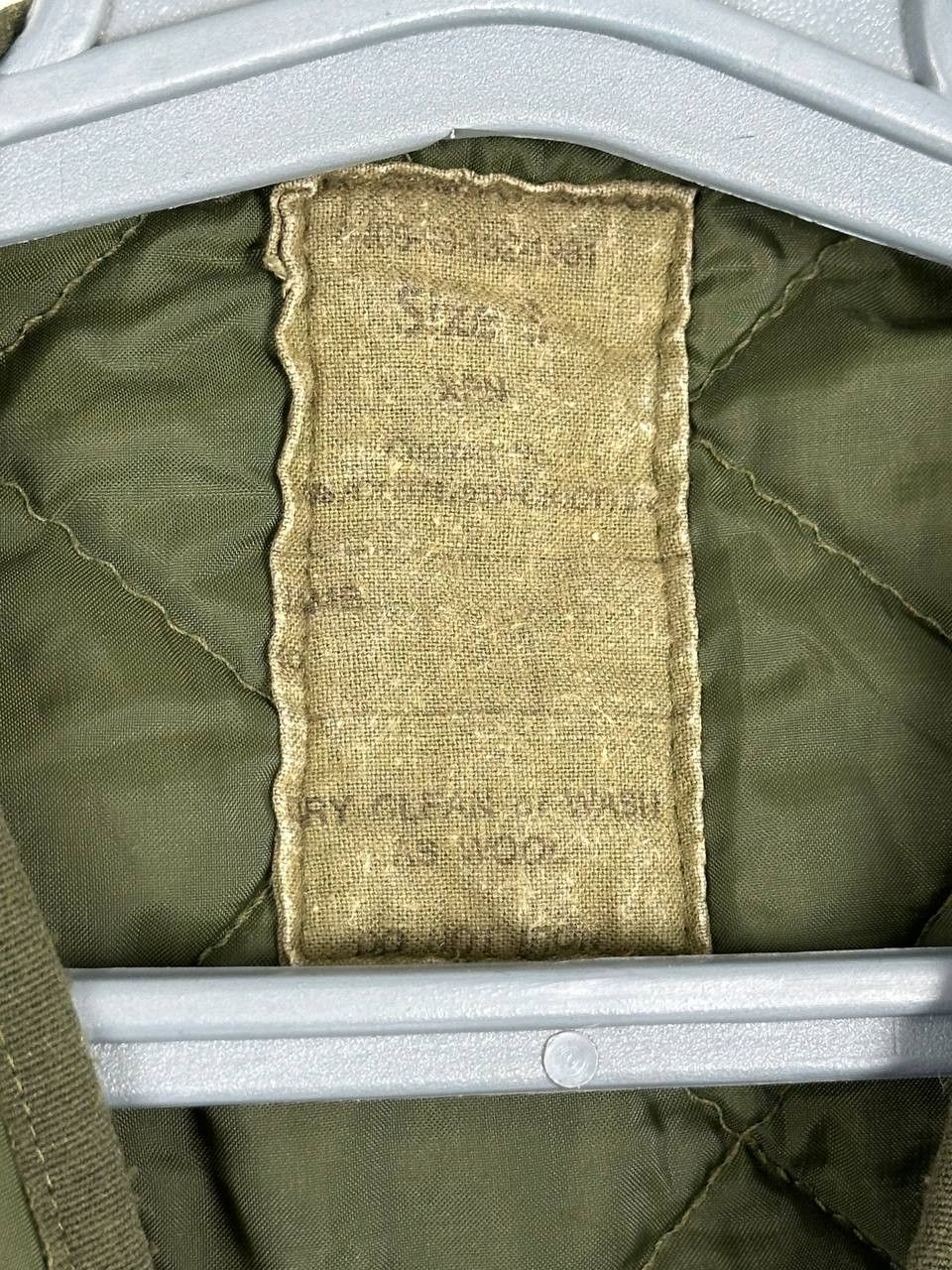 Vintage 1981 Vintage Green Military Vest Liner Army Size M Size US M / EU 48-50 / 2 - 9 Thumbnail