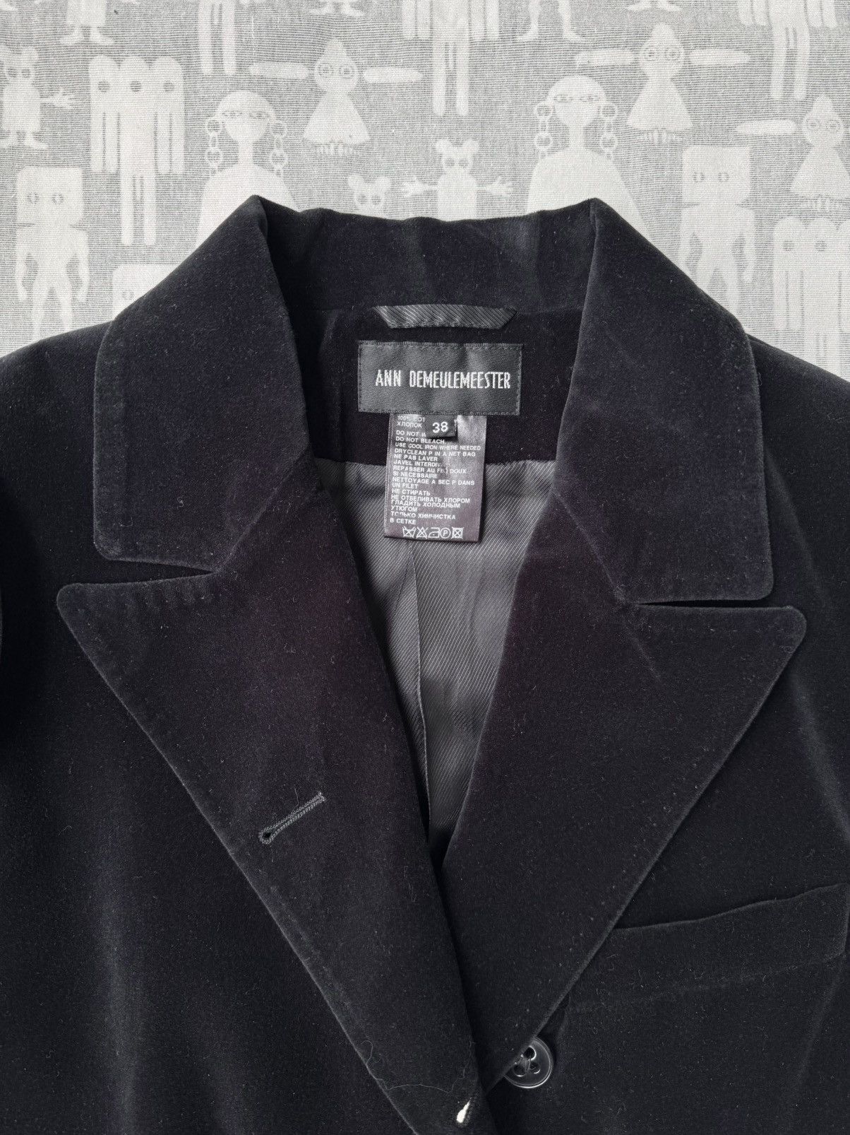 Ann Demeulemeester Ann Demeulemeester AW06 White Trim Velvet Cropped Blazer Size XS / US 0-2 / IT 36-38 - 3 Thumbnail