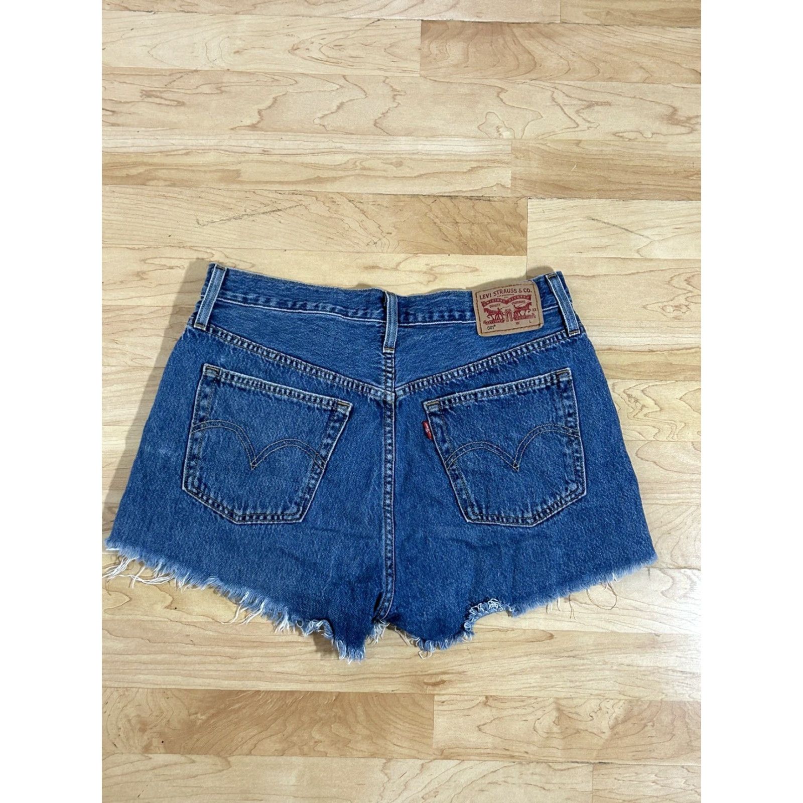 Levi's Levi's 501 Original High Rise Denim Shorts Blue 31 Women Cut-Off Denim Short(s) Womens Size 24" / US 00 / IT 34 - 2 Thumbnail