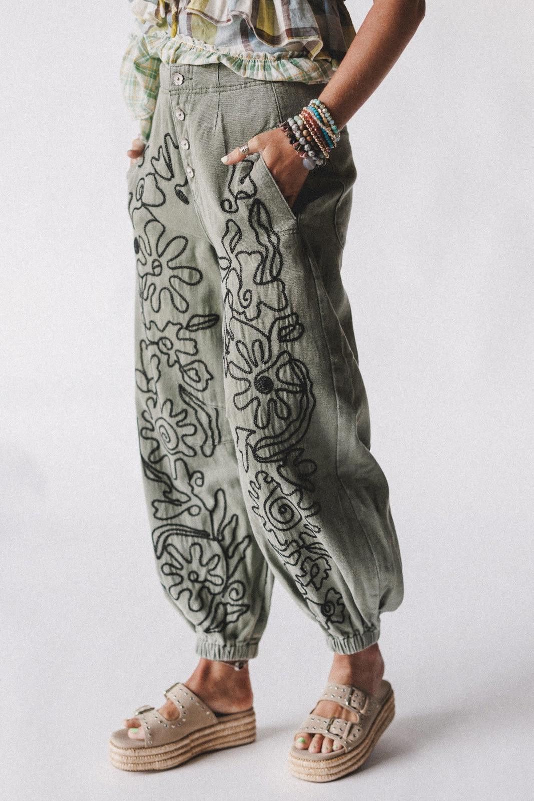 Other Floral Embroidered Pattern Solid Twill Jogger Pants by POL Size 32" / US 10 / IT 46 - 1 Thumbnail