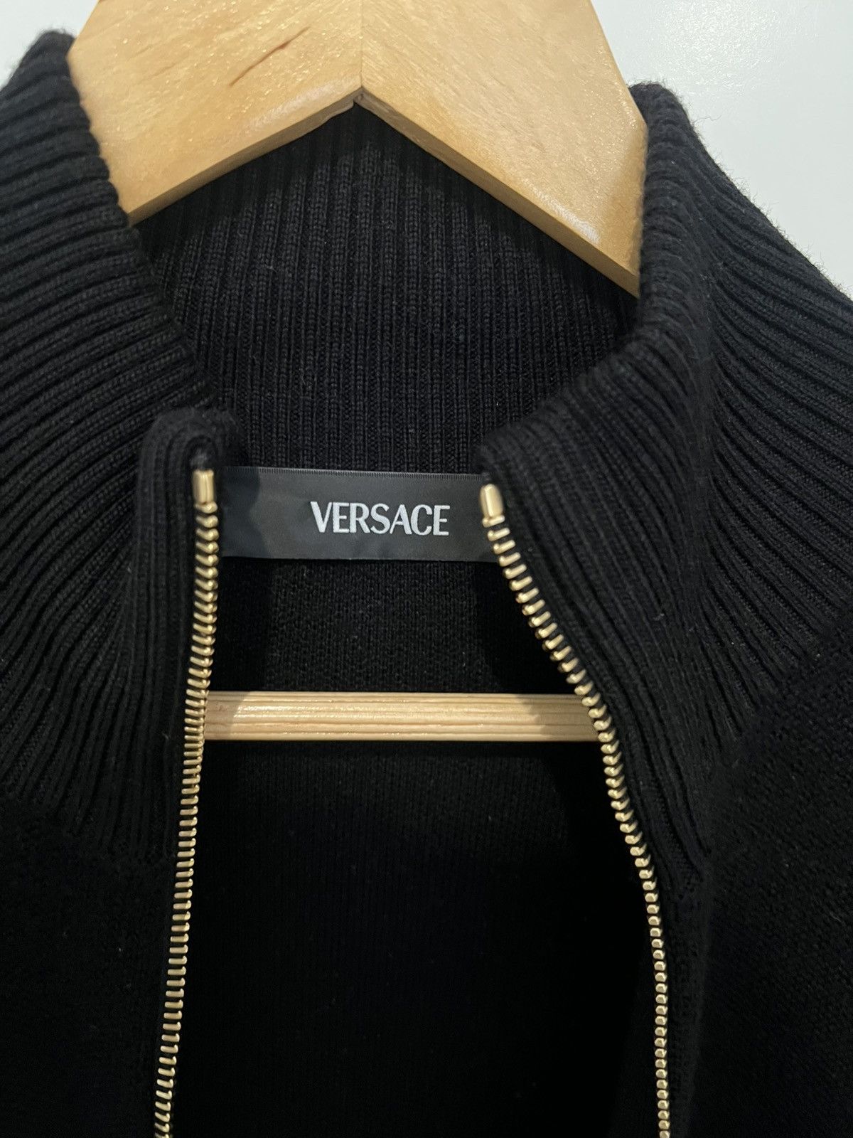 Versace Versace Knit Sweater Gold Plated Logo Size US M / EU 48-50 / 2 - 7 Thumbnail
