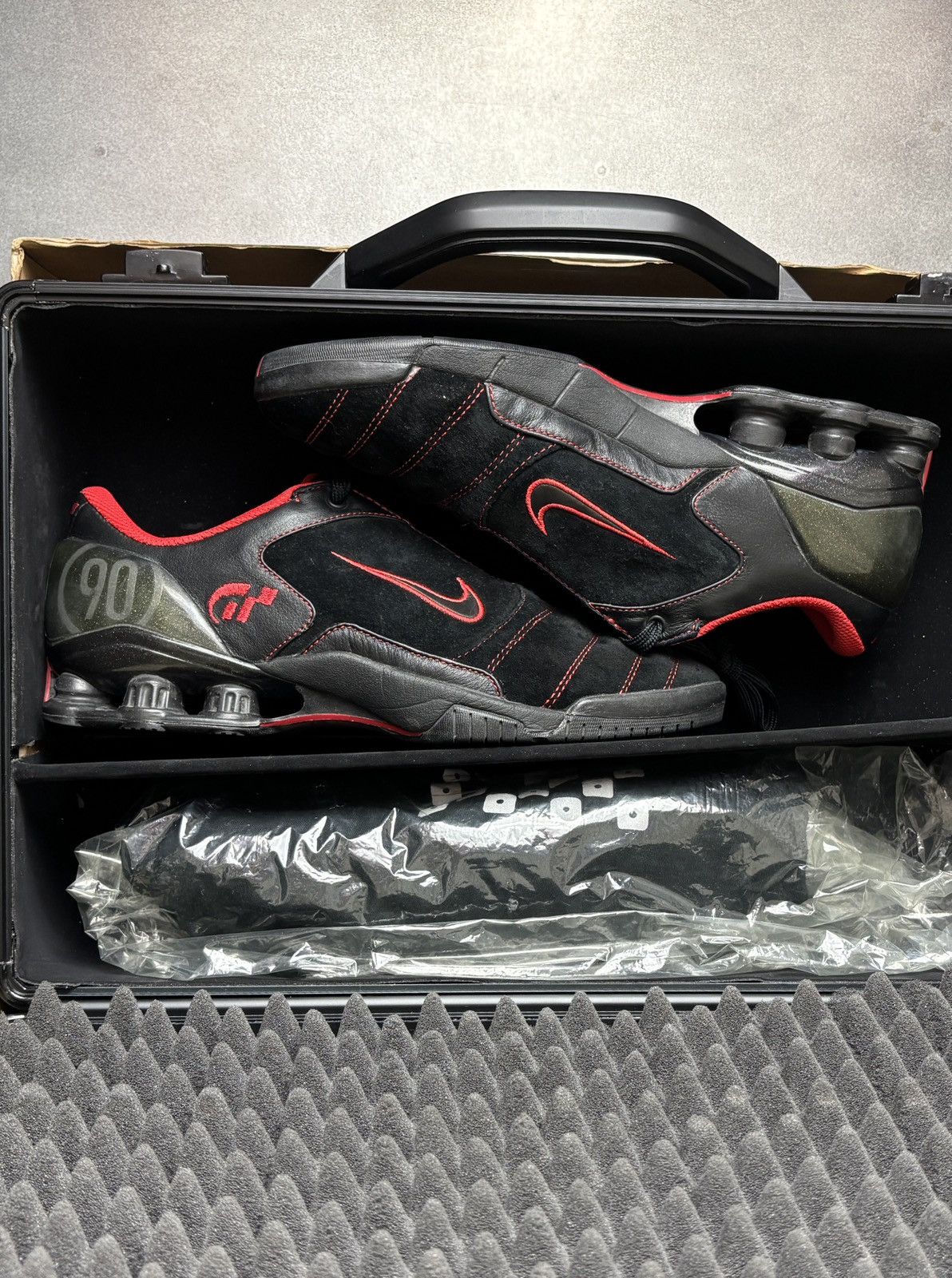 Nike 2005 Nike Shox Total Magia II Gran Turismo 4 PS2 Vintage 7.5 Size US 9 / IT 39 - 23 Thumbnail