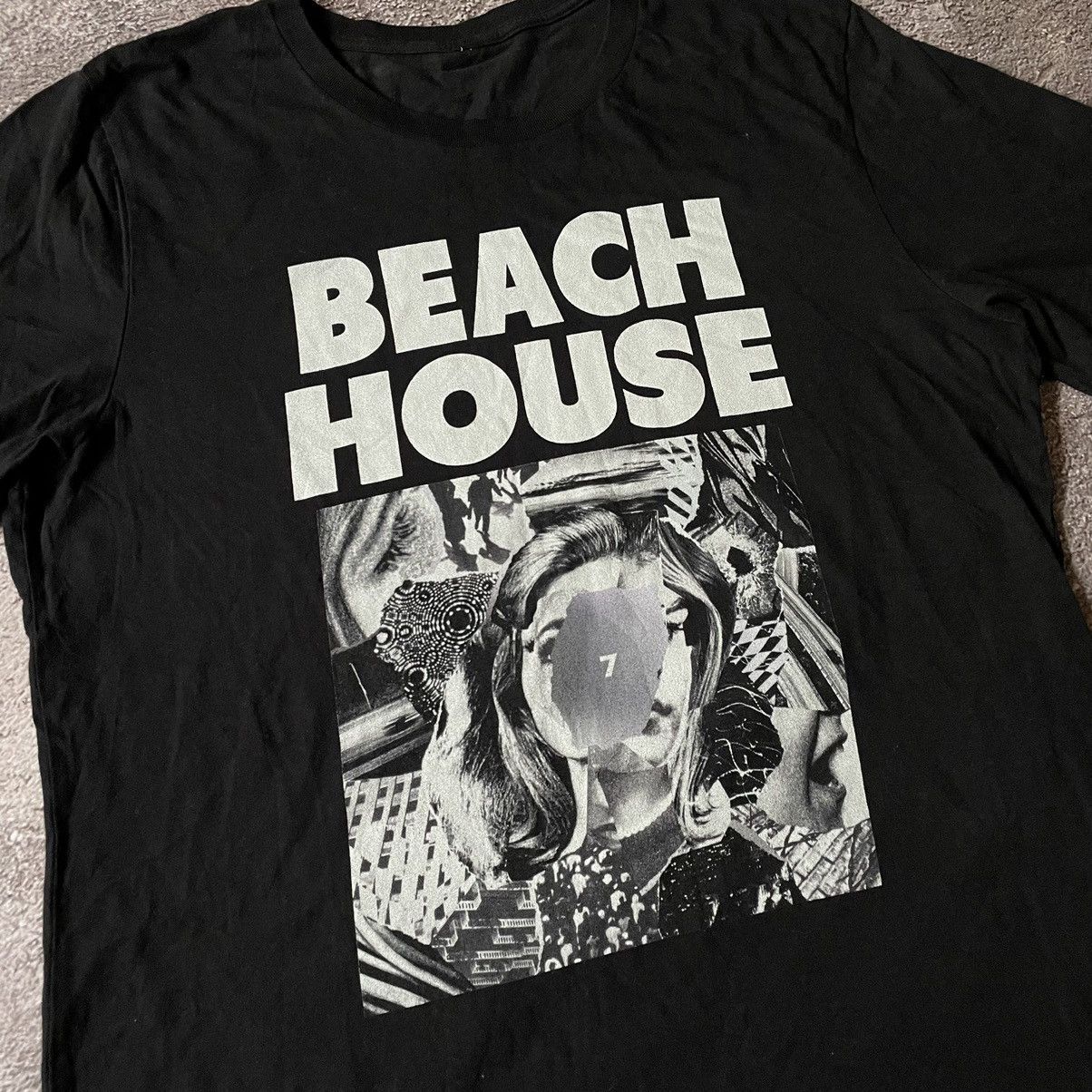Vintage Vintage Y2K Beach House Abstract Graphic Tee Black Archive M Size US M / EU 48-50 / 2 - 6 Thumbnail