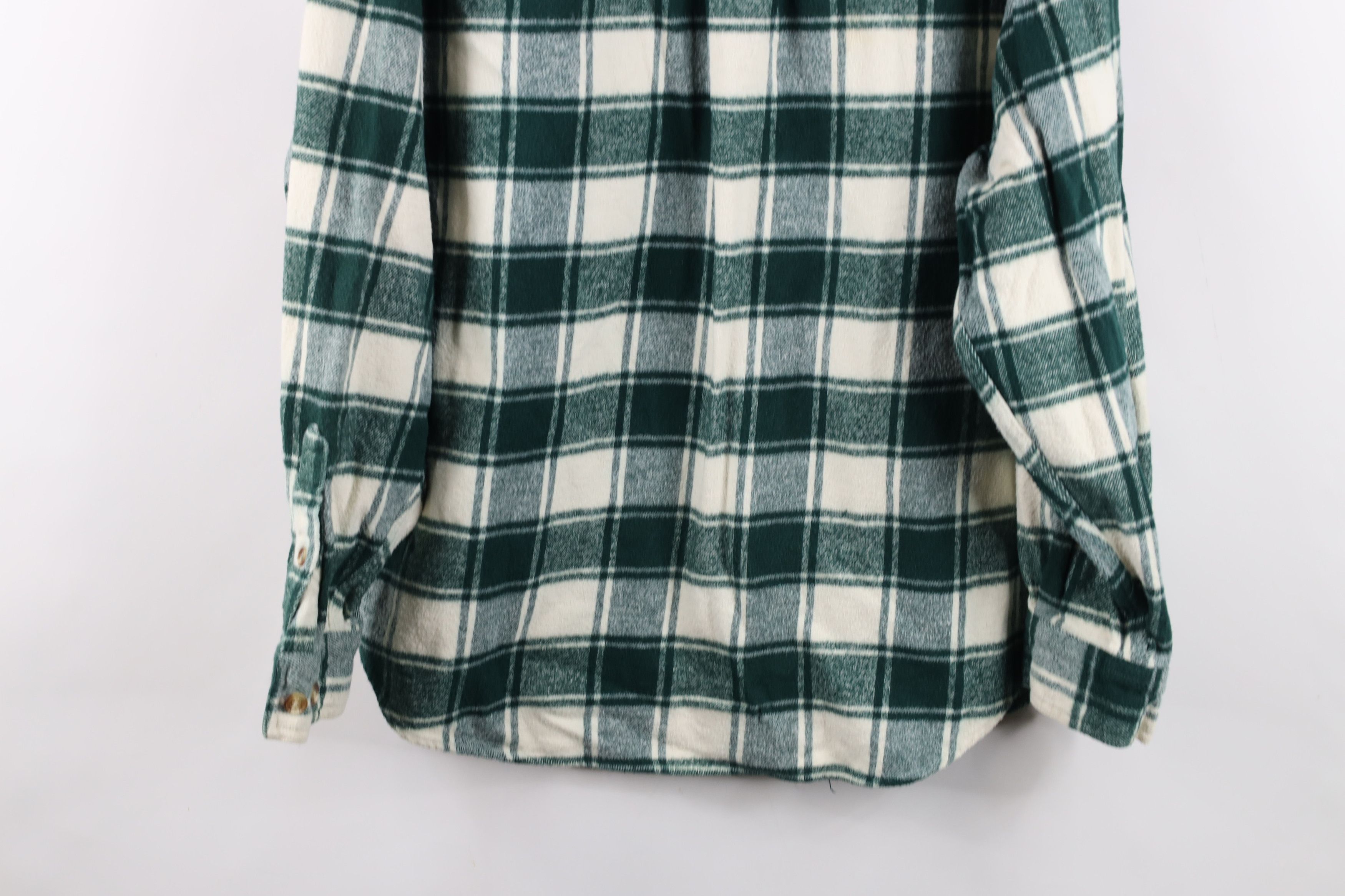 Eddie Bauer Vintage 90s Eddie Bauer Heavyweight McKinley Button Shirt Size US L / EU 52-54 / 3 - 11 Thumbnail