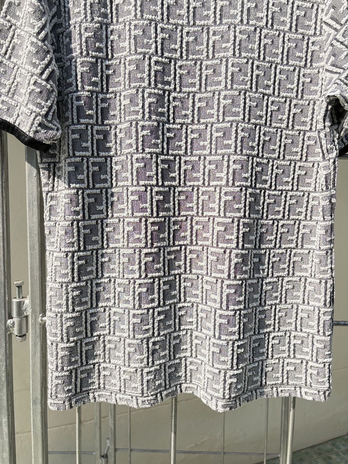 Fendi Fendi monogram T-shirt Size M / US 6-8 / IT 42-44 - 12 Thumbnail