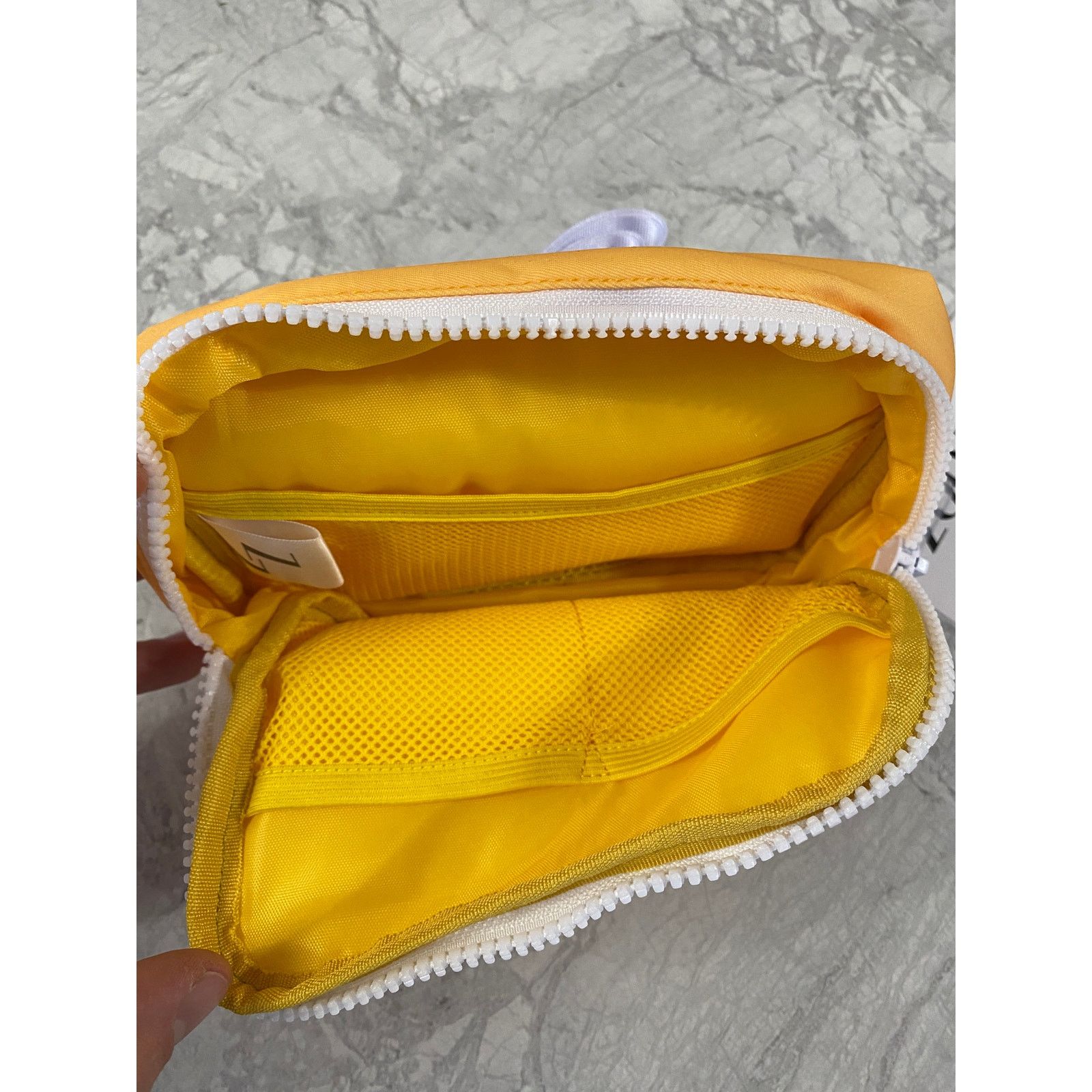 NCAA NWT Michigan Wolverines Stadium Sized 6.5"x4.5" Fanny Pack Size ONE SIZE - 6 Thumbnail