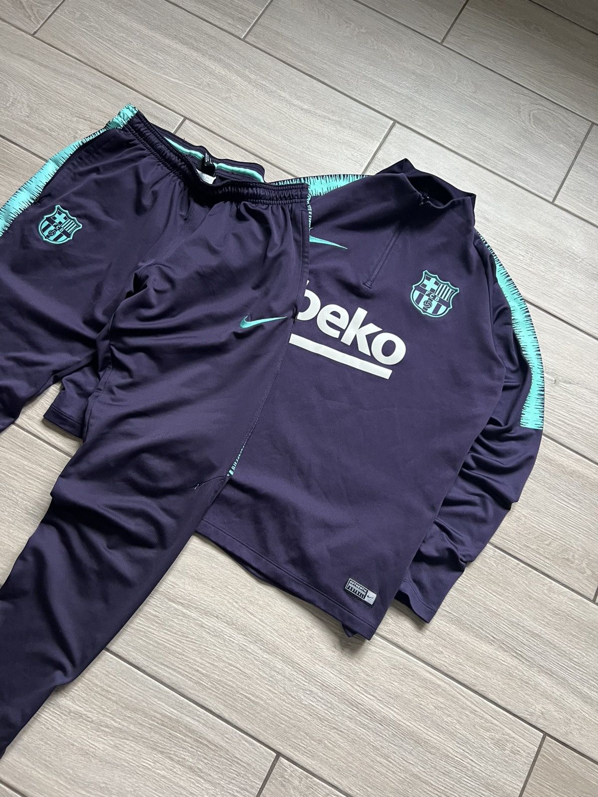 Nike Nike FC Barcelona 2018/19 Training Suit Jacket Pants Socer Size US M / EU 48-50 / 2 - 4 Thumbnail
