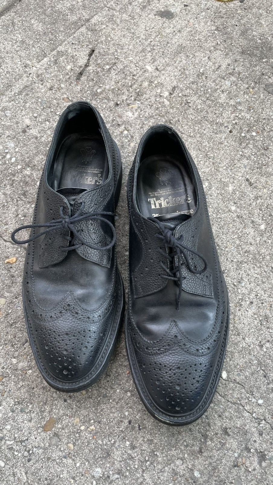 Tricker's Trickers Black Leather Derby Long Wing Brogue Vibram Sole Size US 9 / EU 42 - 2 Thumbnail