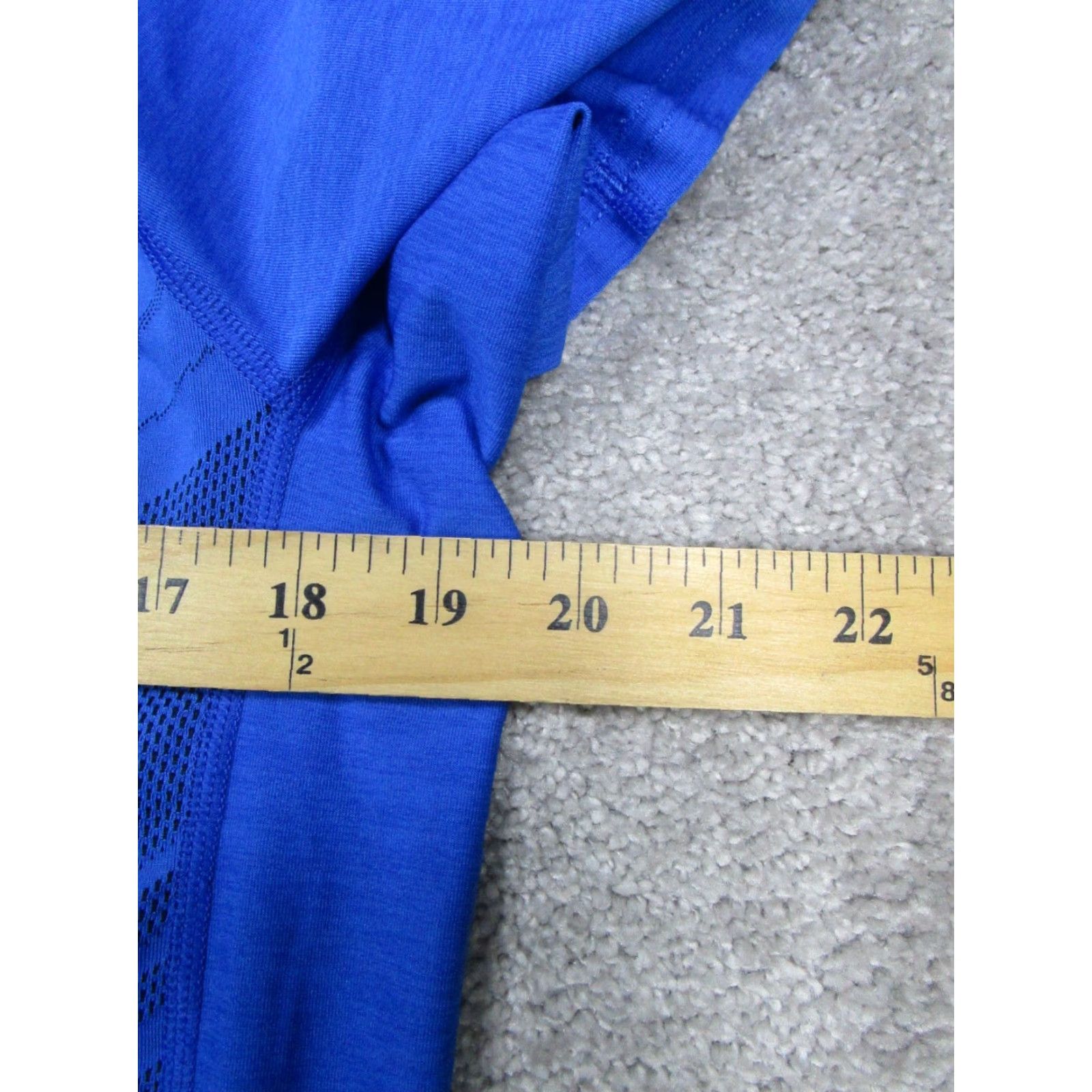 Under Armour Under Armour Shirt Mens Medium Blue HeatGear Running Pullover Size US M / EU 48-50 / 2 - 6 Thumbnail