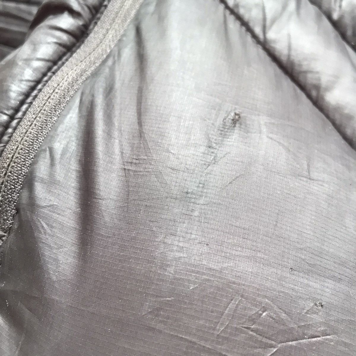 Vintage Vintage Jack Wolfskins Quilted Down Jacket Gorpcore Y2K S Size US S / EU 44-46 / 1 - 7 Thumbnail