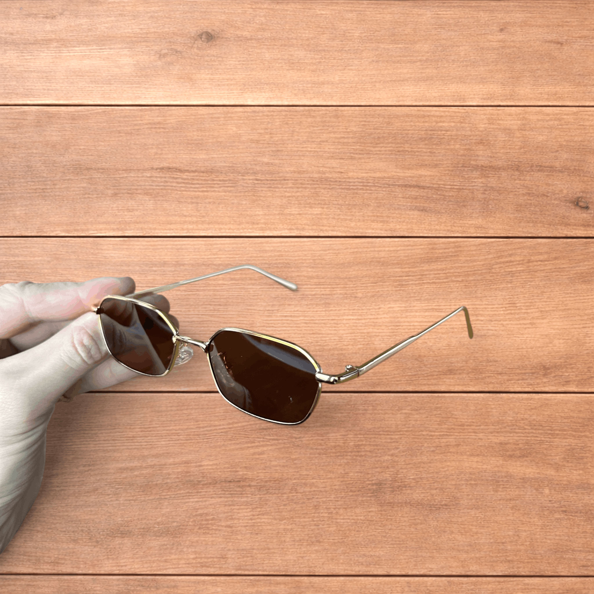 Japanese Brand Metal frame polarised sunglasses in gold with brown lens. Size ONE SIZE - 2 Thumbnail
