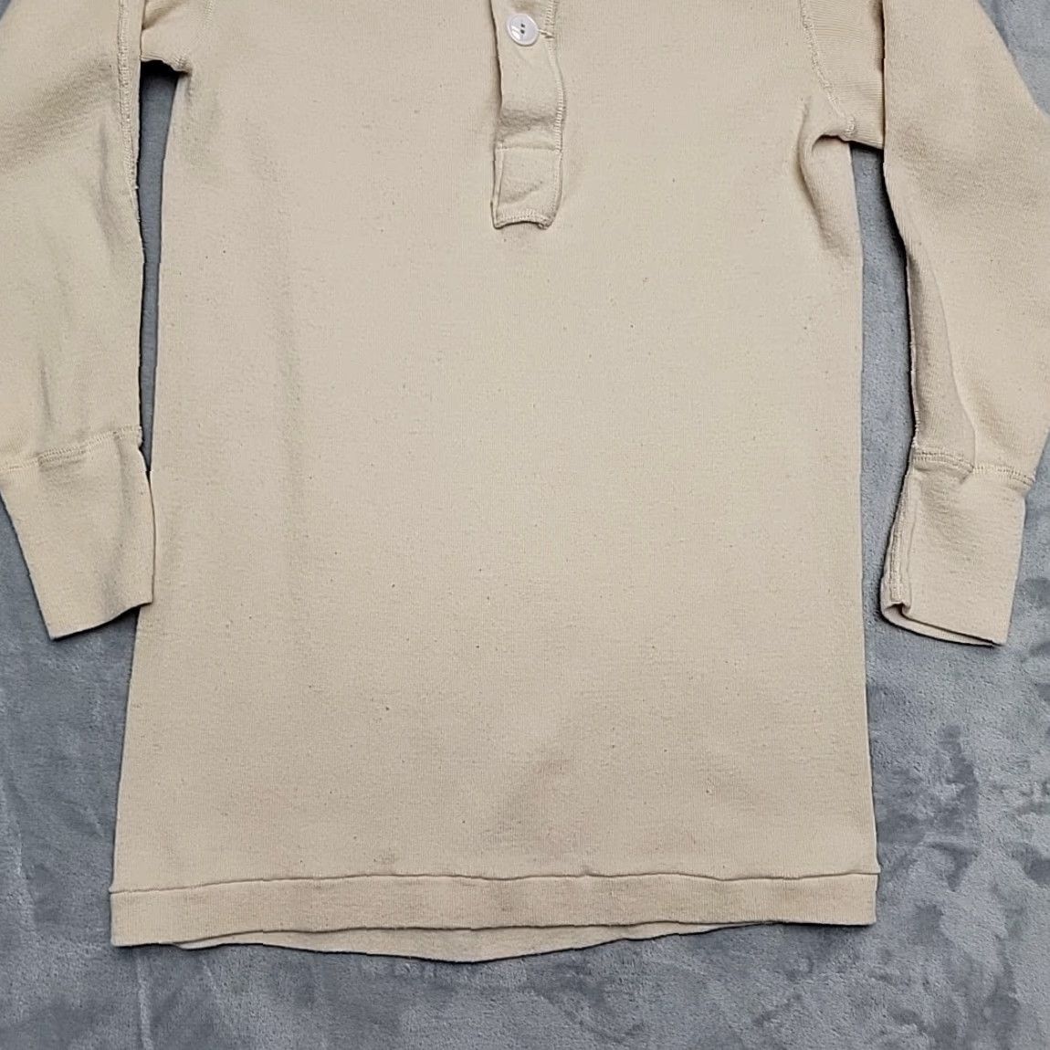 Vintage VINTAGE Thermal Henley Shirt Mens Beige Long Sleeve Military Wool Base Layer 60s 70s 80s Size US M / EU 48-50 / 2 - 2 Thumbnail