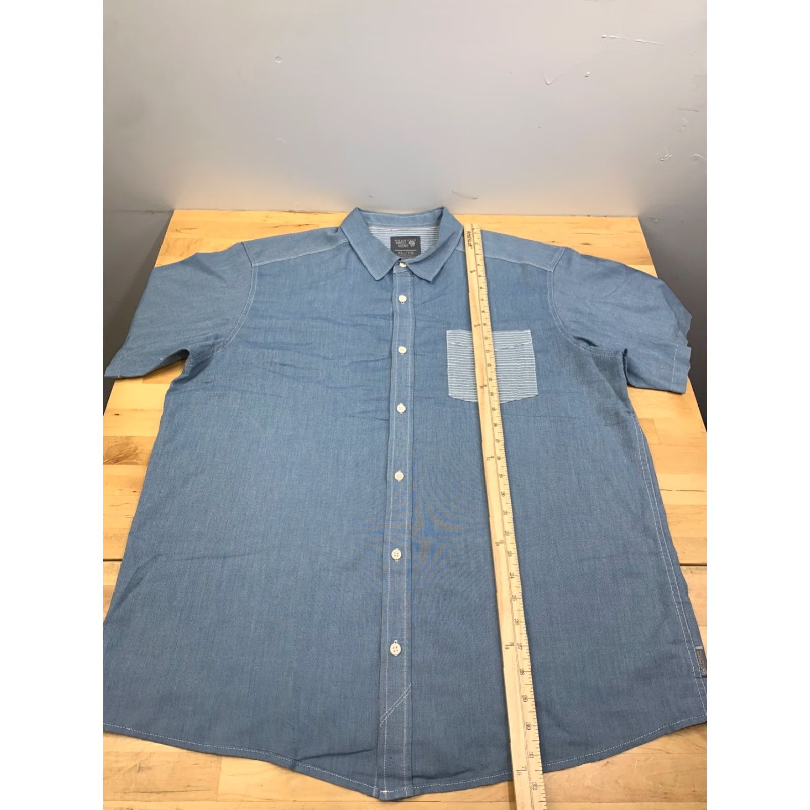 Mountain Hardwear Mountain Hardwear Button Up Shirt Mens XL Blue Casual Short Sleeve Shirt Casual Travel Workwear Outdoor Pockets 11709 Size US XL / EU 56 / 4 - 3 Thumbnail