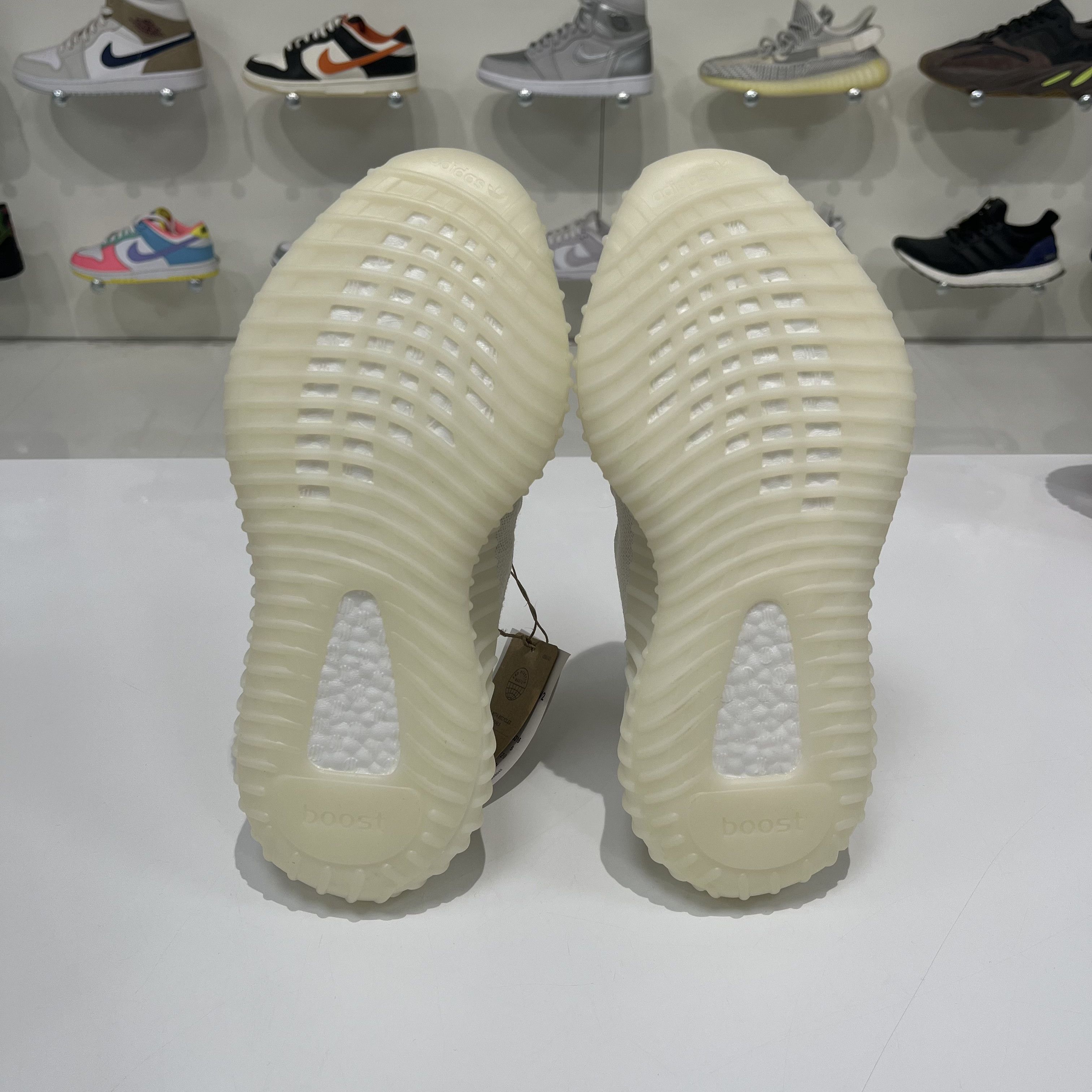 Adidas Adidas Yeezy Boost 350 V2 Bone Size US 5.5 / EU 38 - 6 Thumbnail