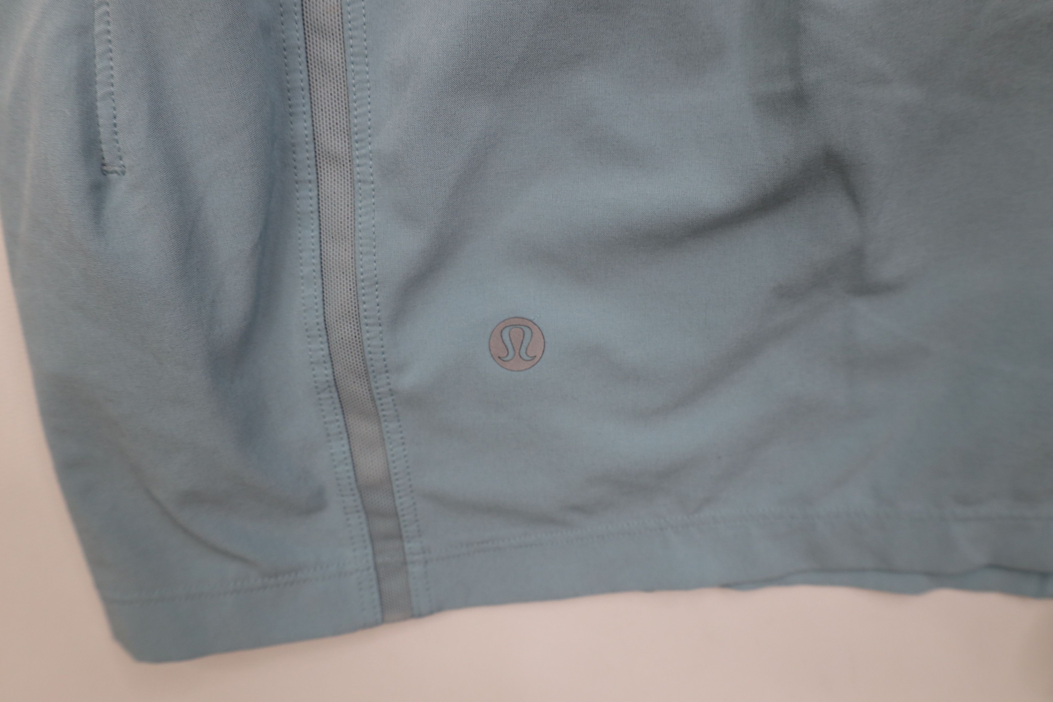 Lululemon Lululemon Pacebreaker Gym Running Jogging Shorts Light Blue Size US 34 / EU 50 - 12 Thumbnail