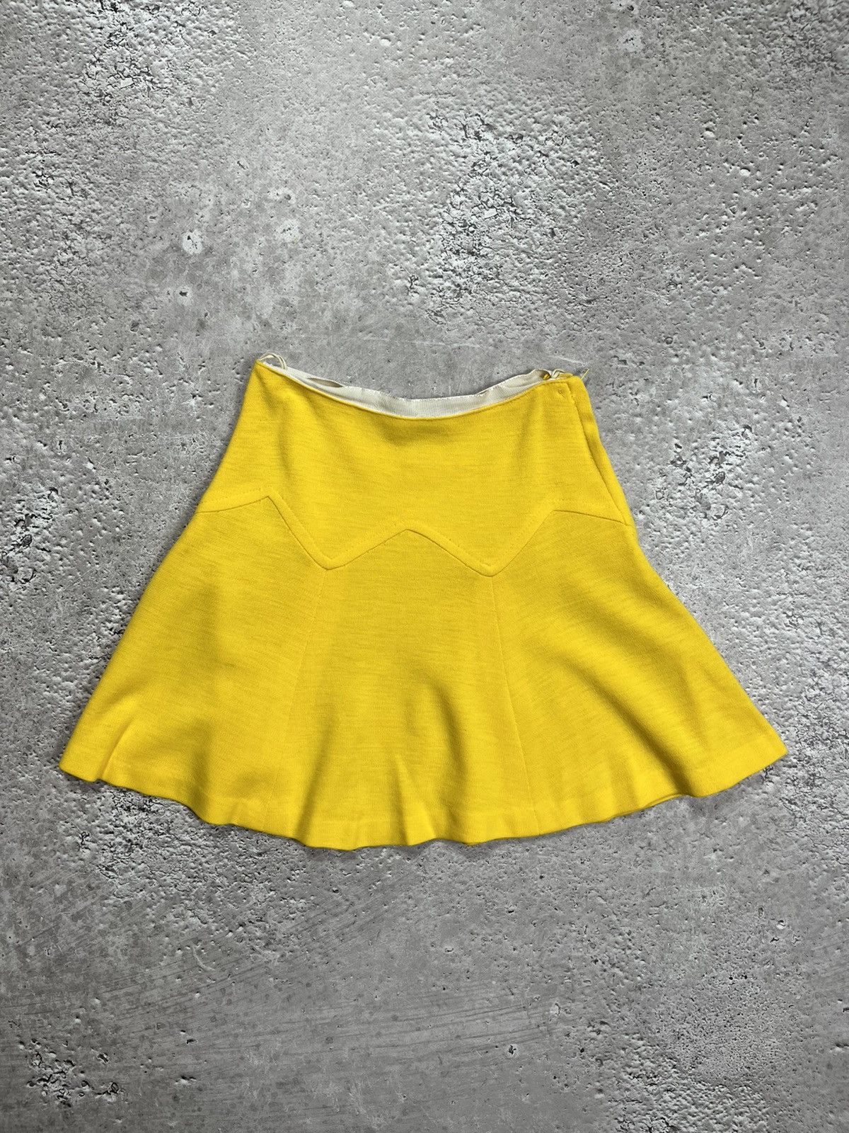 Vintage Vintage 60s Yellow Mini Skirt Ginger London Courtelle UK 24 Size 25" / US 0 / IT 36 - 1 Thumbnail