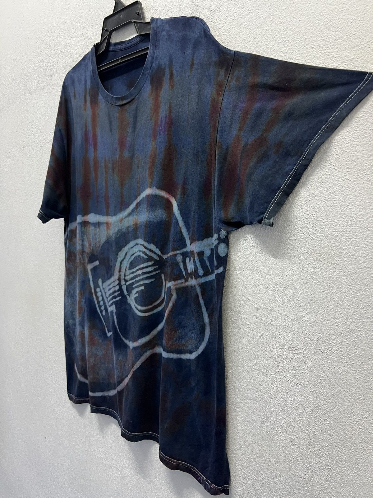 Vintage VINTAGE SIMPLE GUITAR ART TEE SHIRT Size US L / EU 52-54 / 3 - 4 Thumbnail