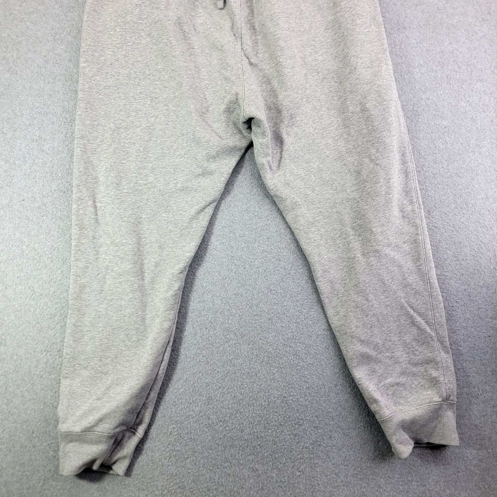 Nike Nike Sweatpants Mens XL Gray Club Fleece Joggers Elastic Waist Pockets Athletic Size US 36 / EU 52 - 6 Thumbnail