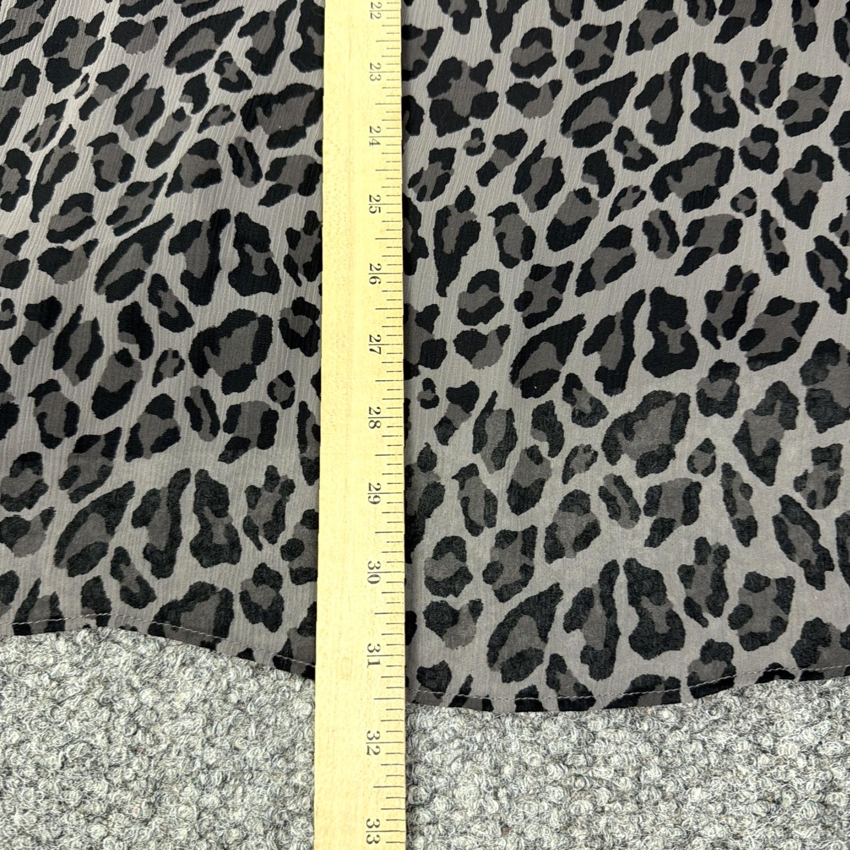 Isaac Mizrahi Isaac Mizrahi Live Skirt Womens XL Gray Black Leopard Print Chiffon Lined Size 40" / US 18 - 8 Thumbnail