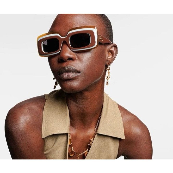 Loewe Loewe LW40139U 20A Sunglasses Grey/Brown Rectangle Frame Size ONE SIZE - 3 Thumbnail