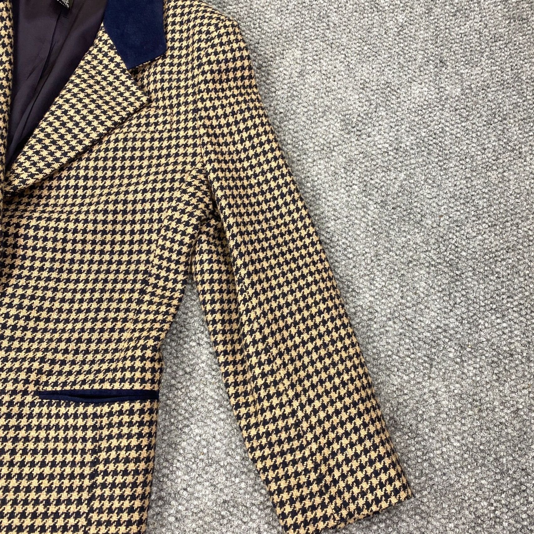 Vintage VINTAGE JL Colebrook Blazer Medium Brown Tan Blue Wool Blend Houndstooth Plaid Button Lined Pockets Classic USA Womens Size M / US 6-8 / IT 42-44 - 7 Thumbnail
