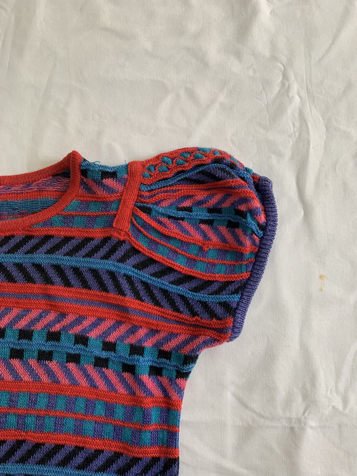 Vintage YvesSaintLaurent Shortsleeve Top Knitwear Size XS / US 0-2 / IT 36-38 - 2 Thumbnail
