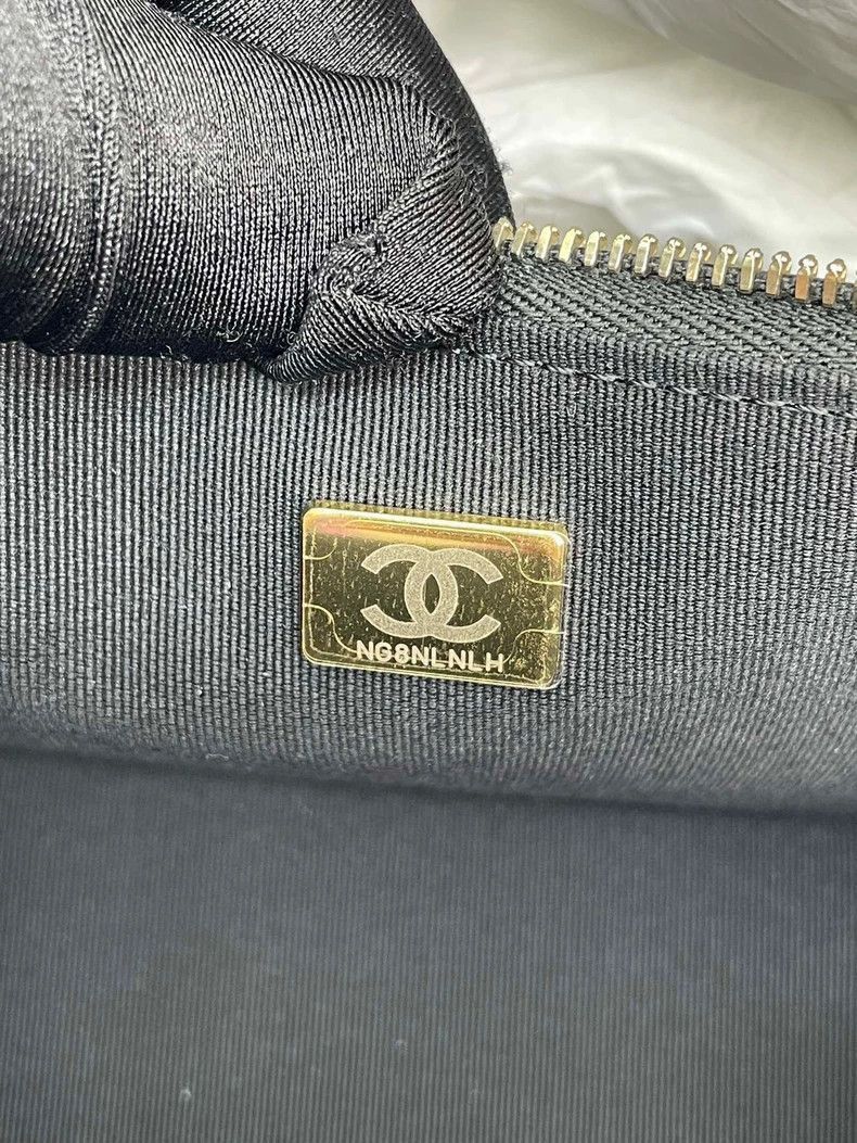 Chanel Chanel 24K Quilted Handle Camera Bag -2505 Size ONE SIZE - 8 Thumbnail