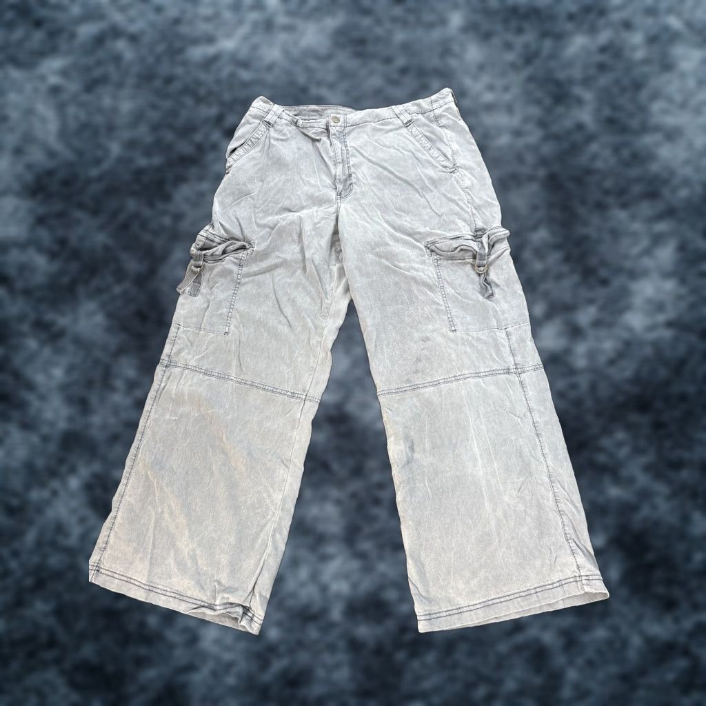 American Eagle Outfitters VINTAGE? American Eagle Pants Cargo Wide-Leg Baggy Blue 18 Women Womens Size 18 Wide-Leg Cargo Pants Blue American Eagle Outfitters Pants Womans 18 Size 40" / US 18 - 1 Thumbnail
