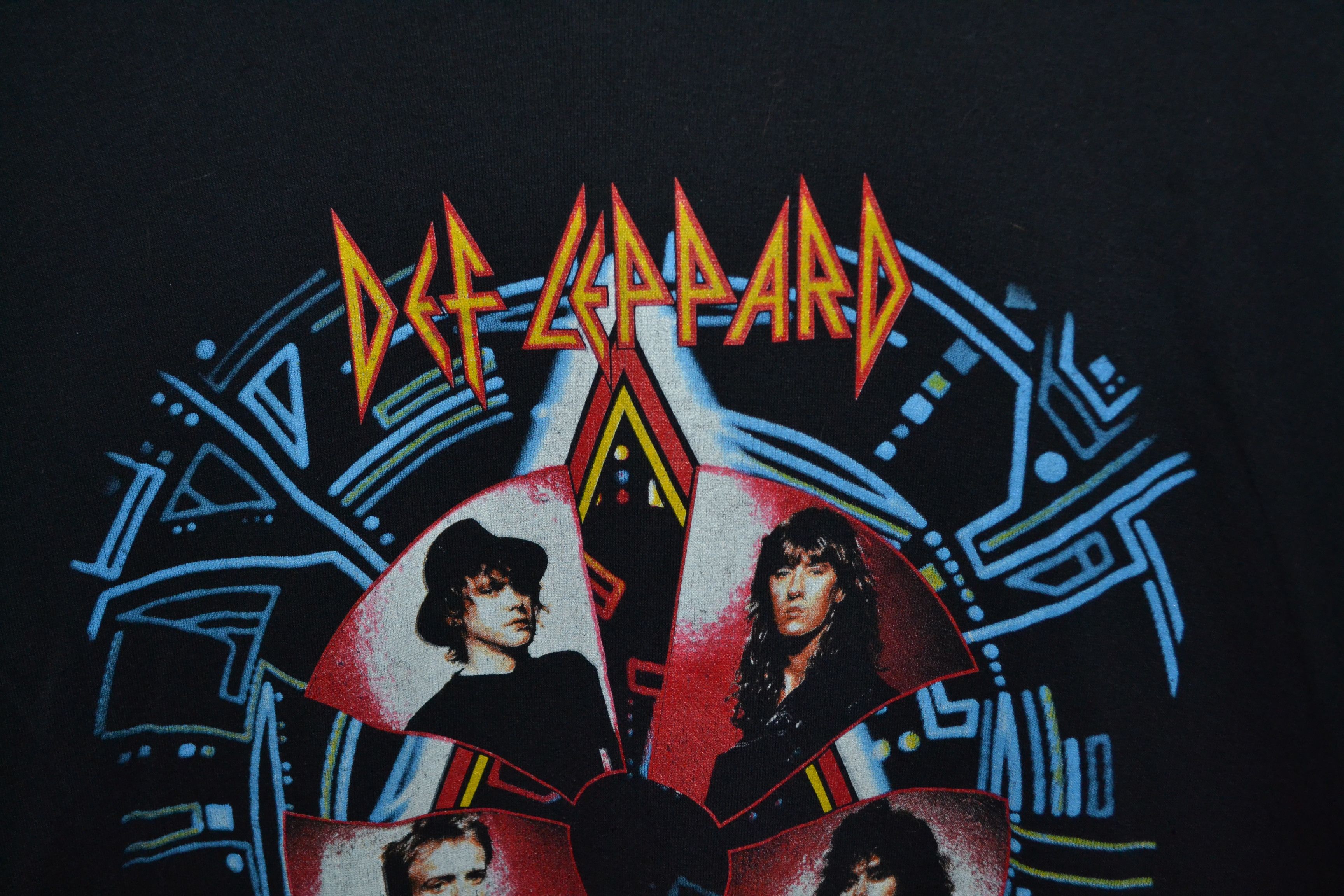 Band Tees × Vintage Vintage 1988 Def Leppard Hysteria Tour Black Shirt size XL Size US XL / EU 56 / 4 - 3 Thumbnail