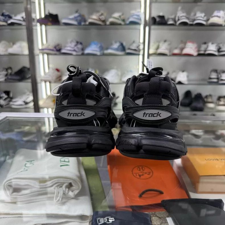BALENCIAGA TRACK Sneakers in Black Size 36-2506