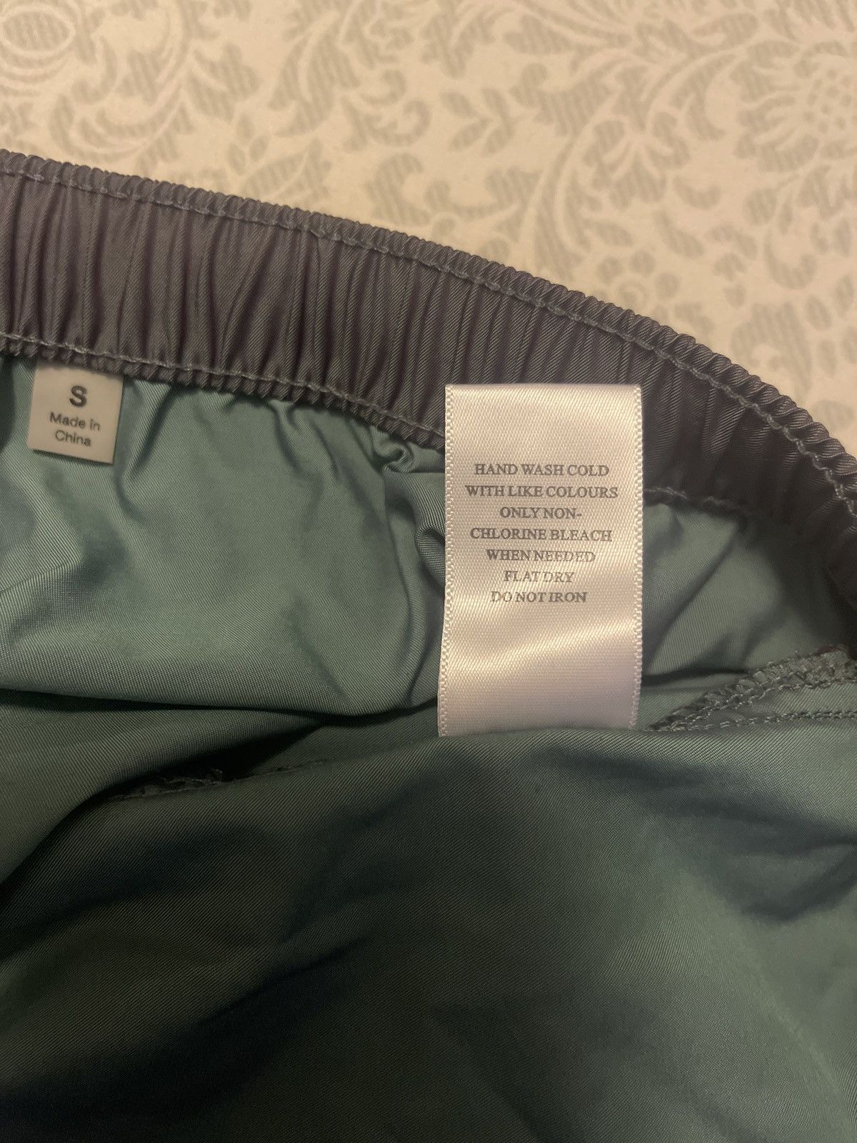 Essentials Fear of God Essentials Volley Shorts Size US 32 / EU 48 - 8 Thumbnail