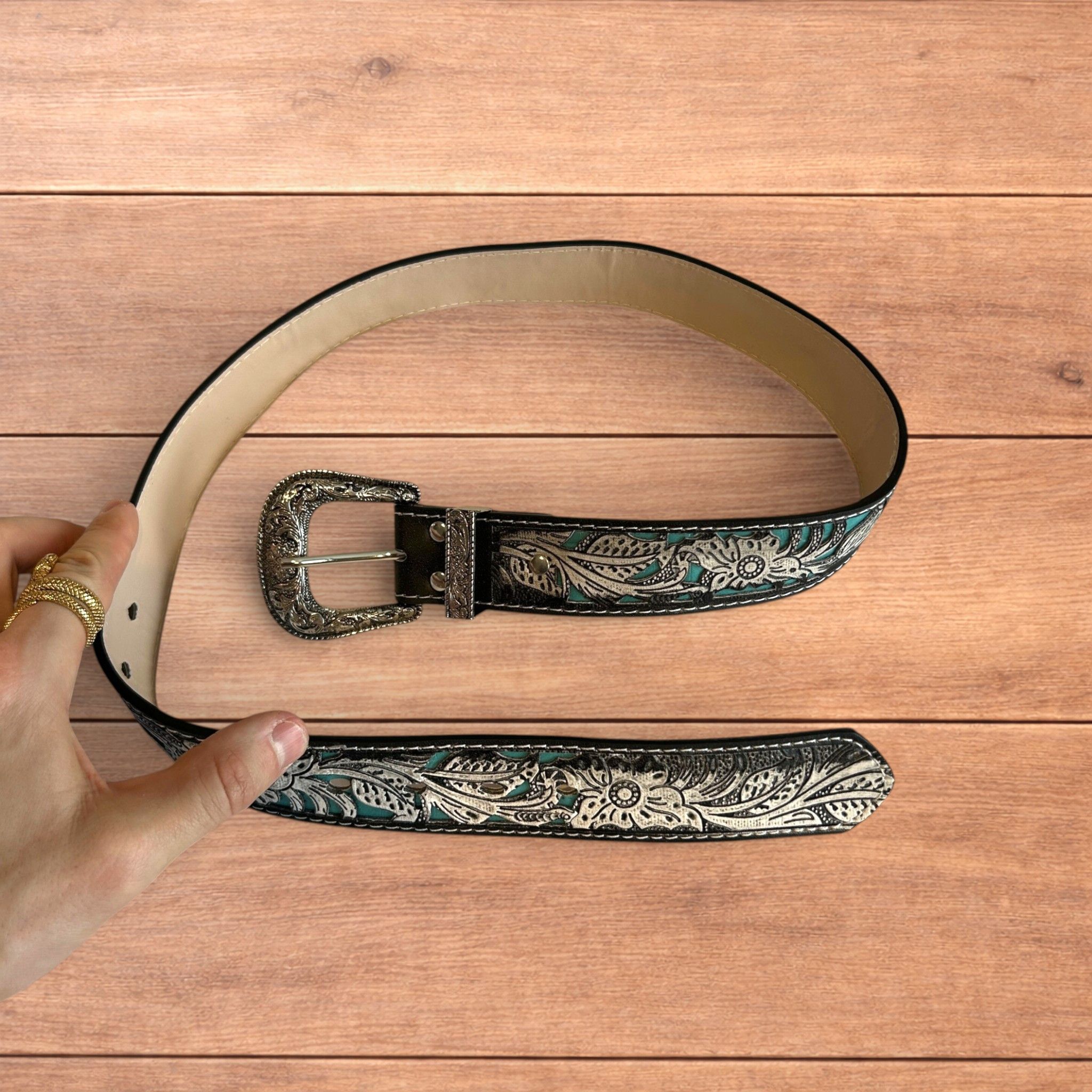 Japanese Brand Vintage style boho floral design belt with silver buckle. Size ONE SIZE - 1 Thumbnail