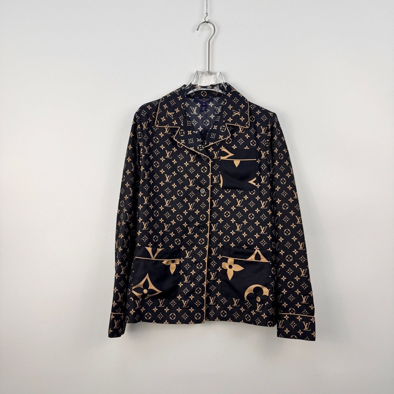 Louis Vuitton Louis Vuitton Black full logo mulberry silk shirt Nextarro Size XS / US 0-2 / IT 36-38 - 3 Thumbnail