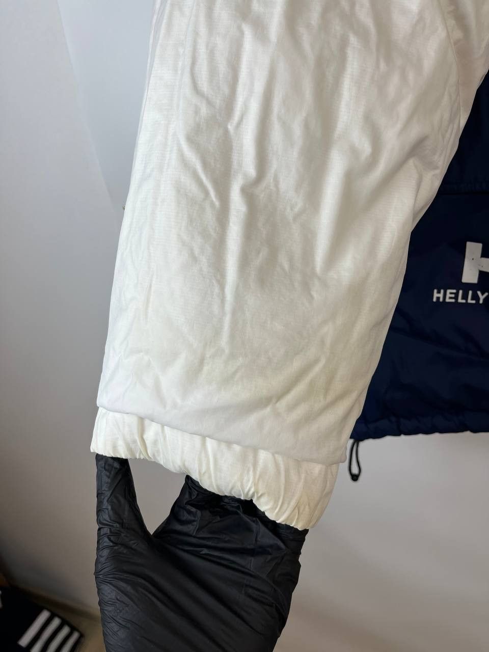 Helly Hansen HELLY HANSEN ZN19821T REVERSIBLE PUFFER JACKET Sz L Size US S / EU 44-46 / 1 - 5 Thumbnail