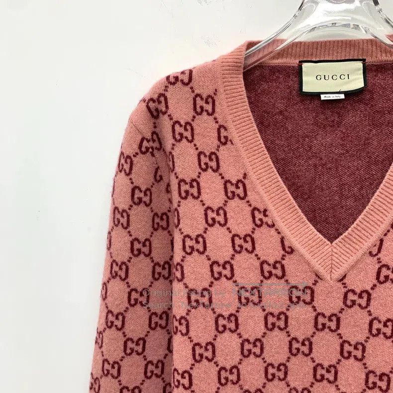 Gucci Gucci Pink logo jacquard full print wool V-neck long-sleev Size XS / US 0-2 / IT 36-38 - 3 Thumbnail