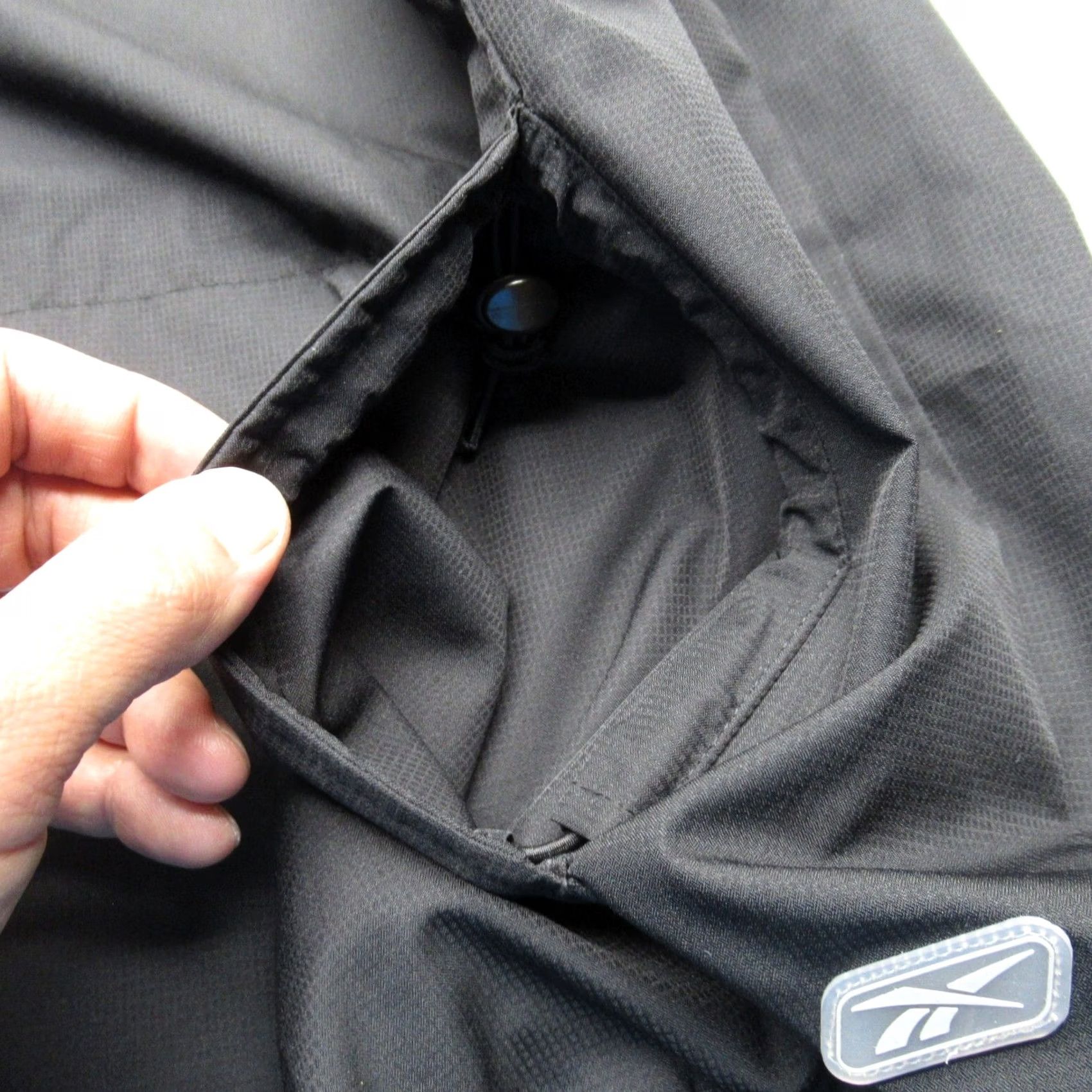 Reebok Reebok Windbreaker Jacket Mens L Black 1/4 Zip Windshirt Logo Zipper Pockets Casual Workwear Wind-Resistant Breathable Size US L / EU 52-54 / 3 - 7 Thumbnail