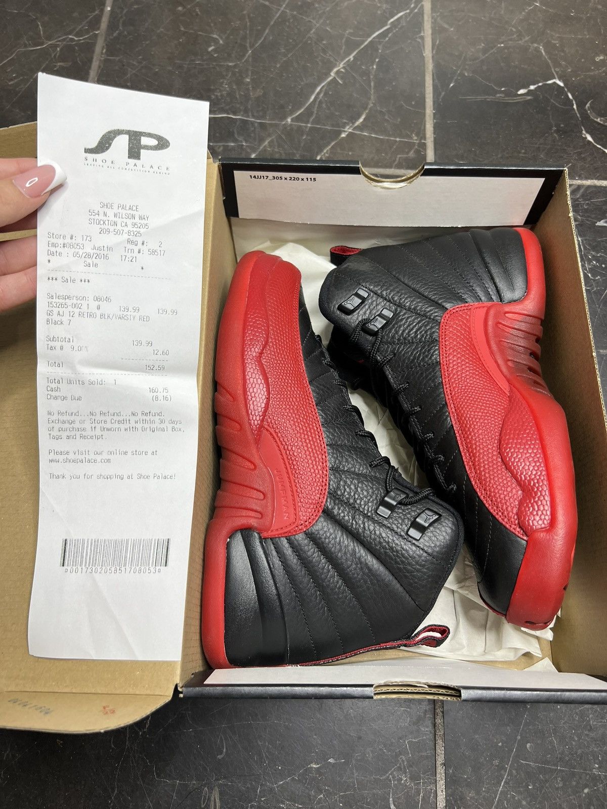 Jordan Brand Jordan Flu Game 12s (2016) DS GS 7Y! Size US 7 / EU 40 - 9 Thumbnail