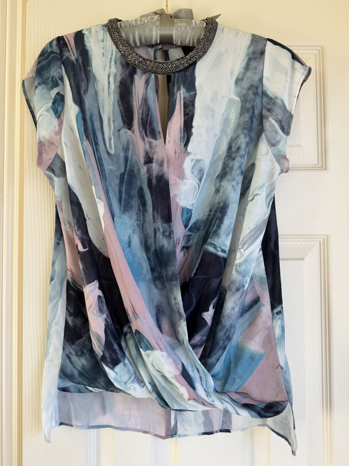 Mossimo Mossimo XS art deco beaded collar watercolor artsy blouse Size XS / US 0-2 / IT 36-38 - 2 Thumbnail