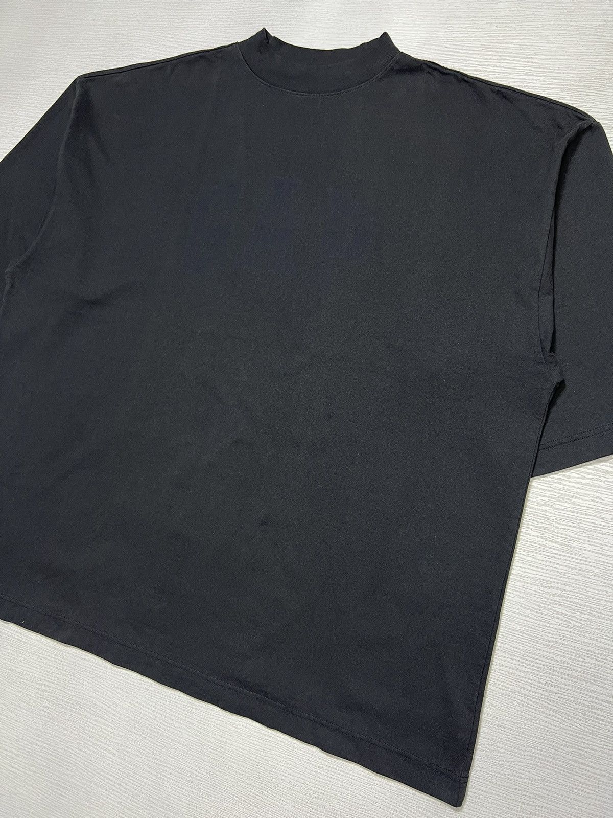 Balenciaga × Gap × Kanye West Yeezy - Gap - Engineered by Balenciaga - Dove 3/4 Sleeve Tee Size US M / EU 48-50 / 2 - 4 Thumbnail
