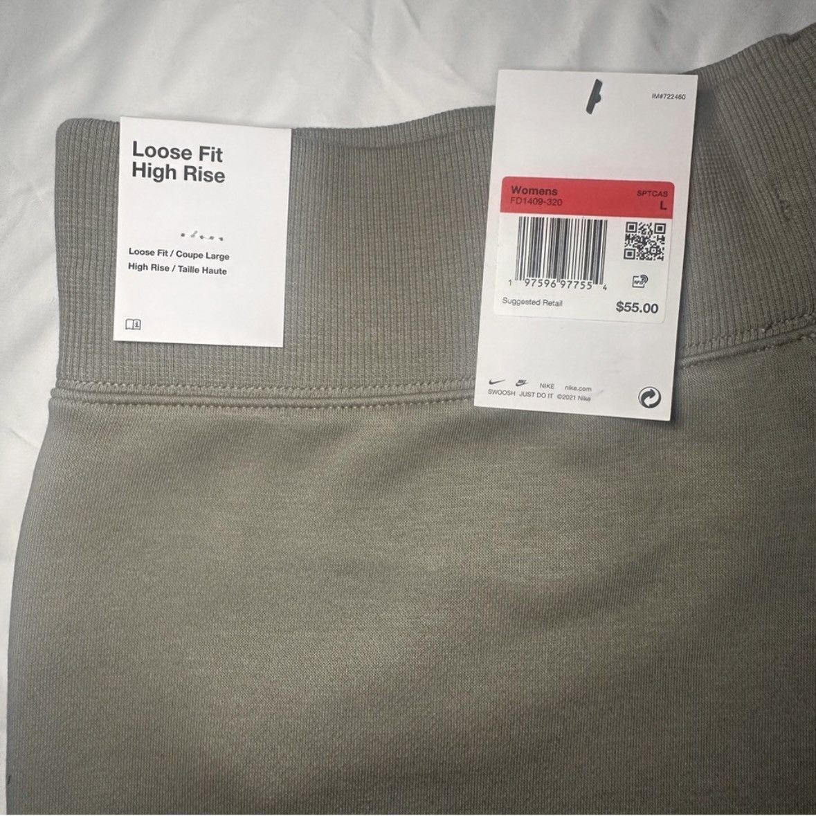 Nike Nike Women’s Green High-Waisted Fleece Shorts Size 34" / US 12 / IT 48 - 4 Thumbnail