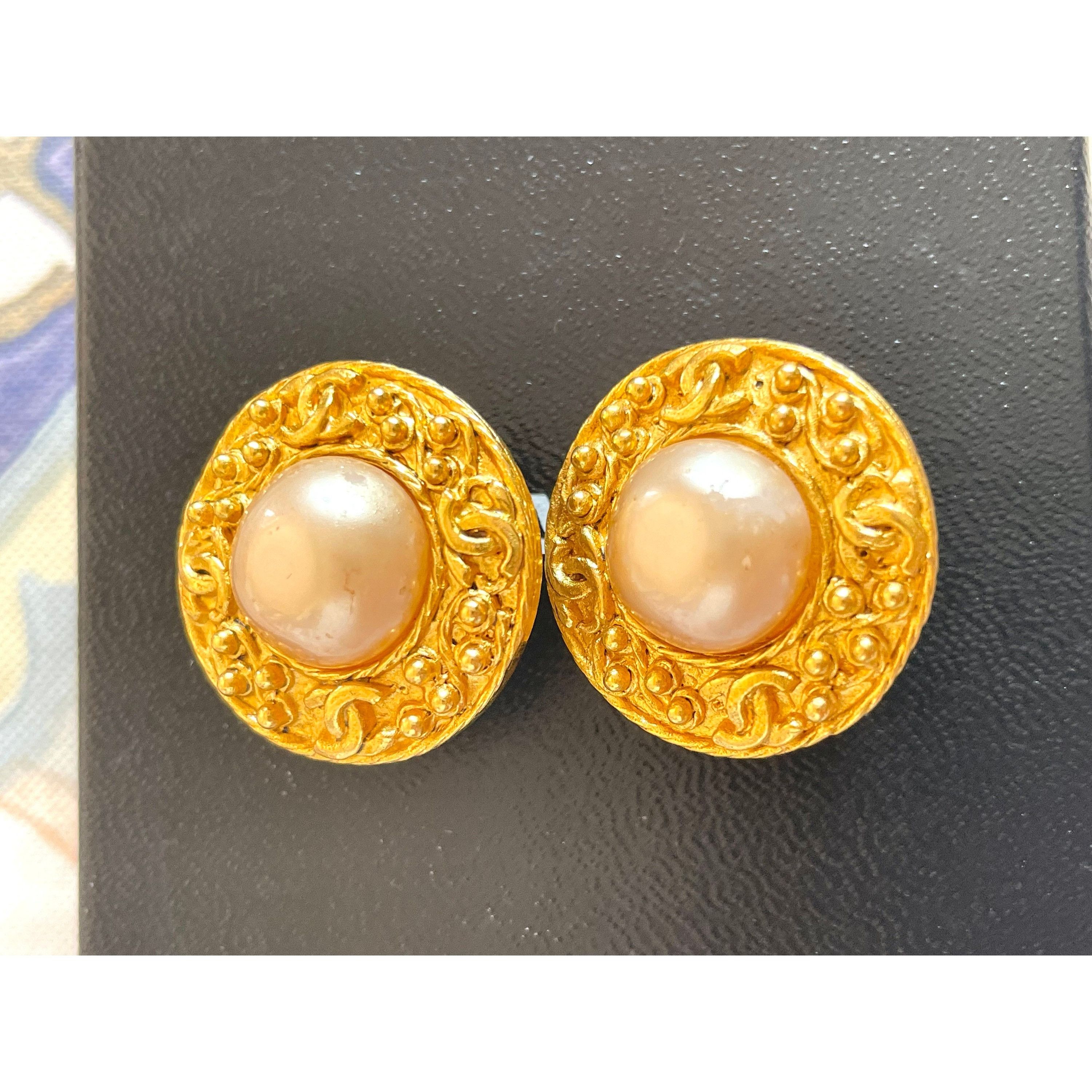 Chanel Vintage CHANEL round earrings with CC mark golden frames Size ONE SIZE - 10 Thumbnail