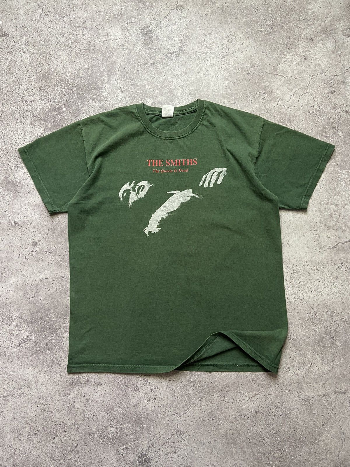 Band Tees Vintage 00s The Smiths The Queen Is Dead Cropped T-shirt Size US L / EU 52-54 / 3 - 1 Thumbnail