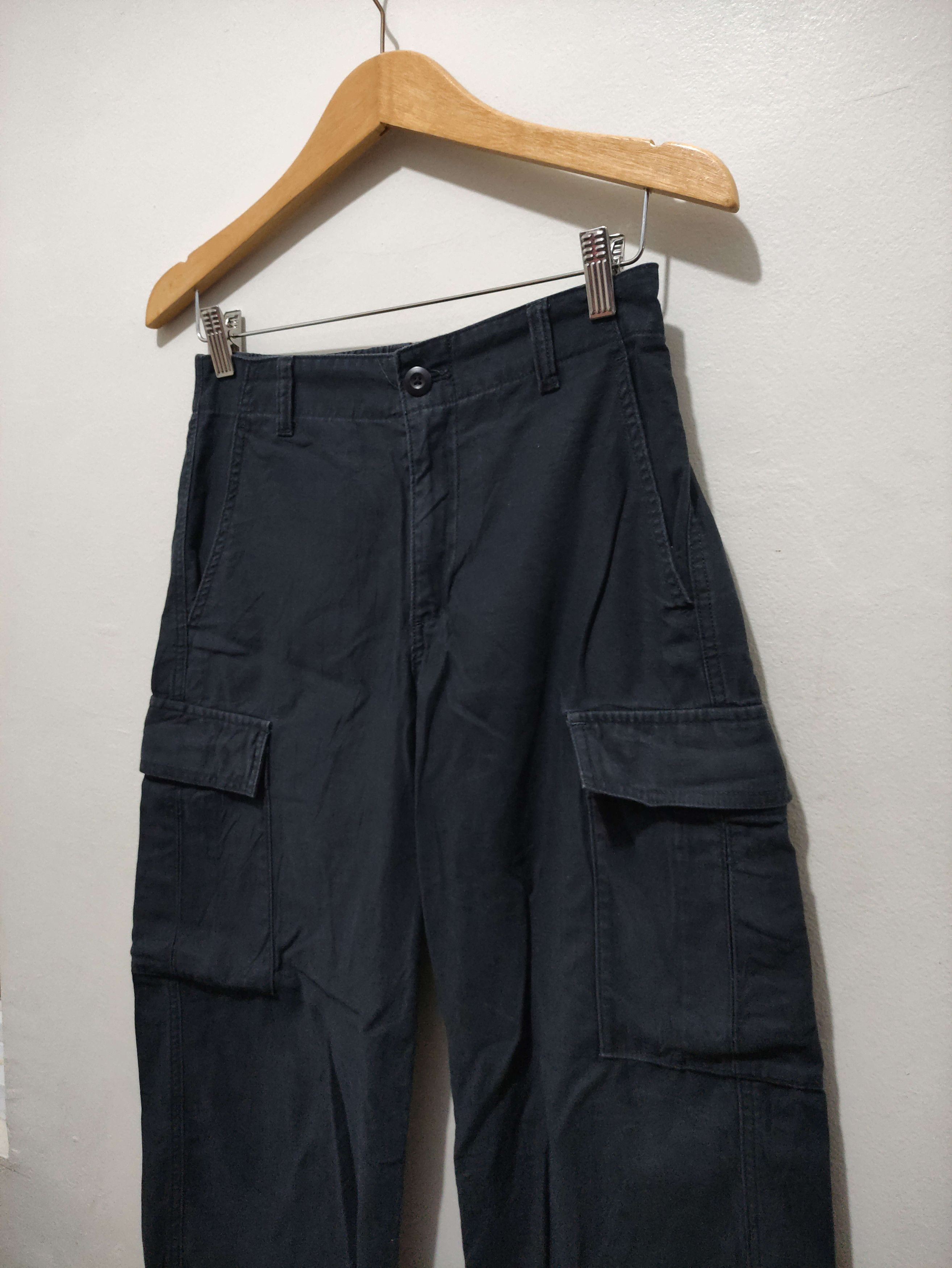 Uniqlo UNIQLO blue navy cargo pant Size US 30 / EU 46 - 8 Thumbnail