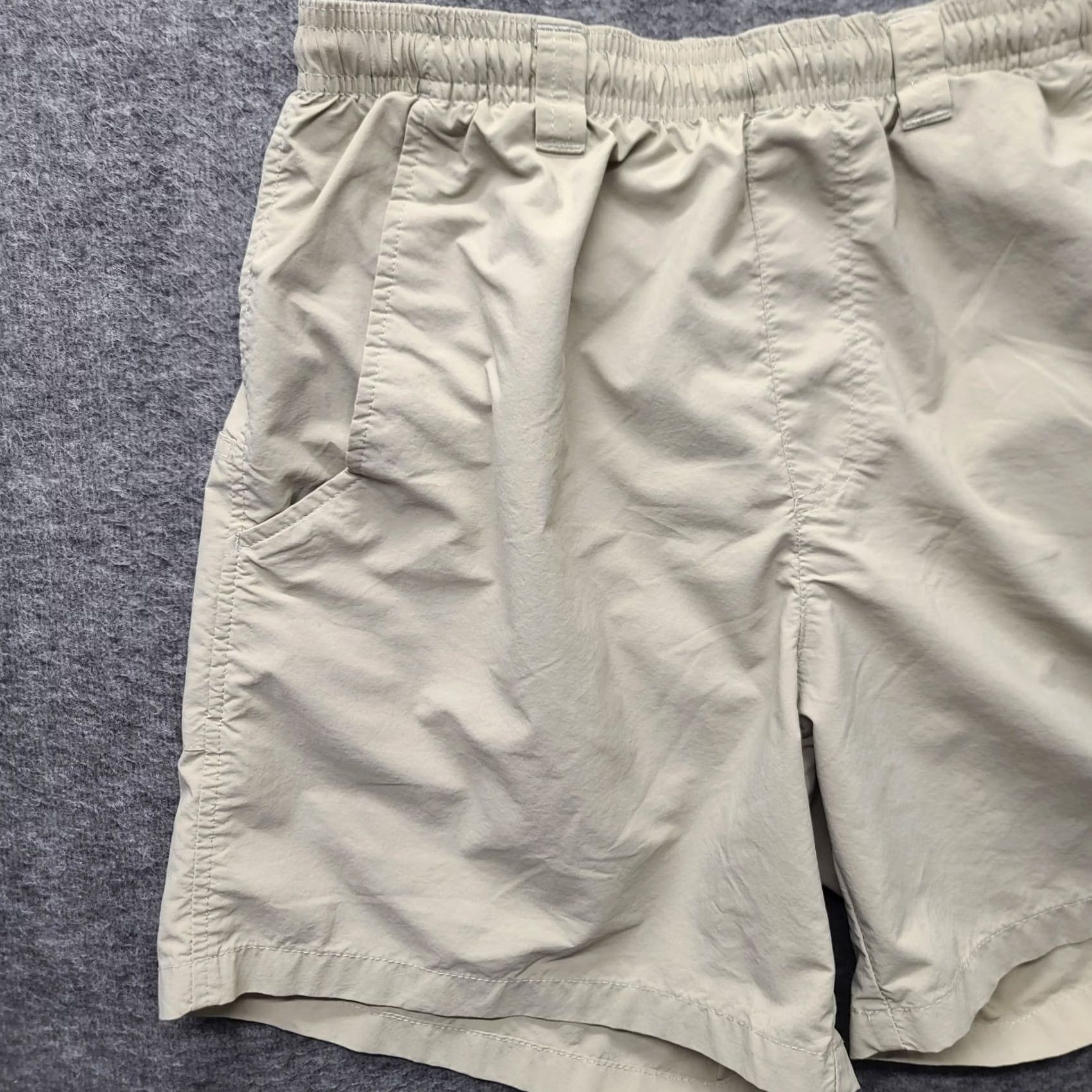 Vintage Columbia PFG Shorts Womens S Regular Beige Nylon Microfiber Cargo Front Zipper Logo Pocket Outdoors 6in Inseam Fall Spring Summer Fish Hiking Walking Size 28" / US 6 / IT 42 - 7 Thumbnail