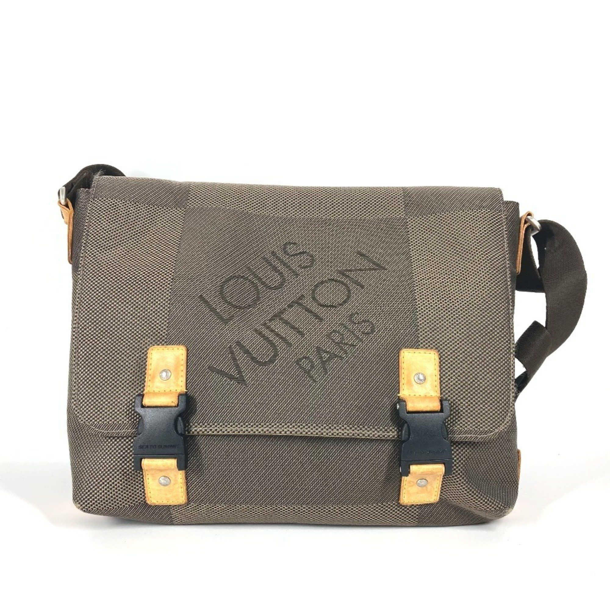Louis Vuitton M93077 Damier Geant Roux Flap Bag Messenger Crossbody Shoulder Canvas Men's Women's Tail Khaki