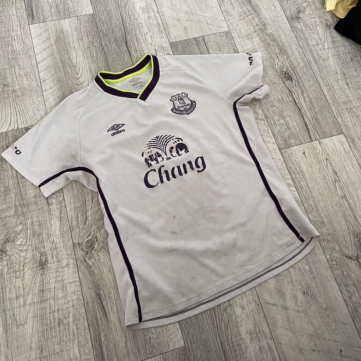 Umbro Match worn Umbro Everton Home Shirt Chang jersey tee Size US L / EU 52-54 / 3 - 1 Thumbnail